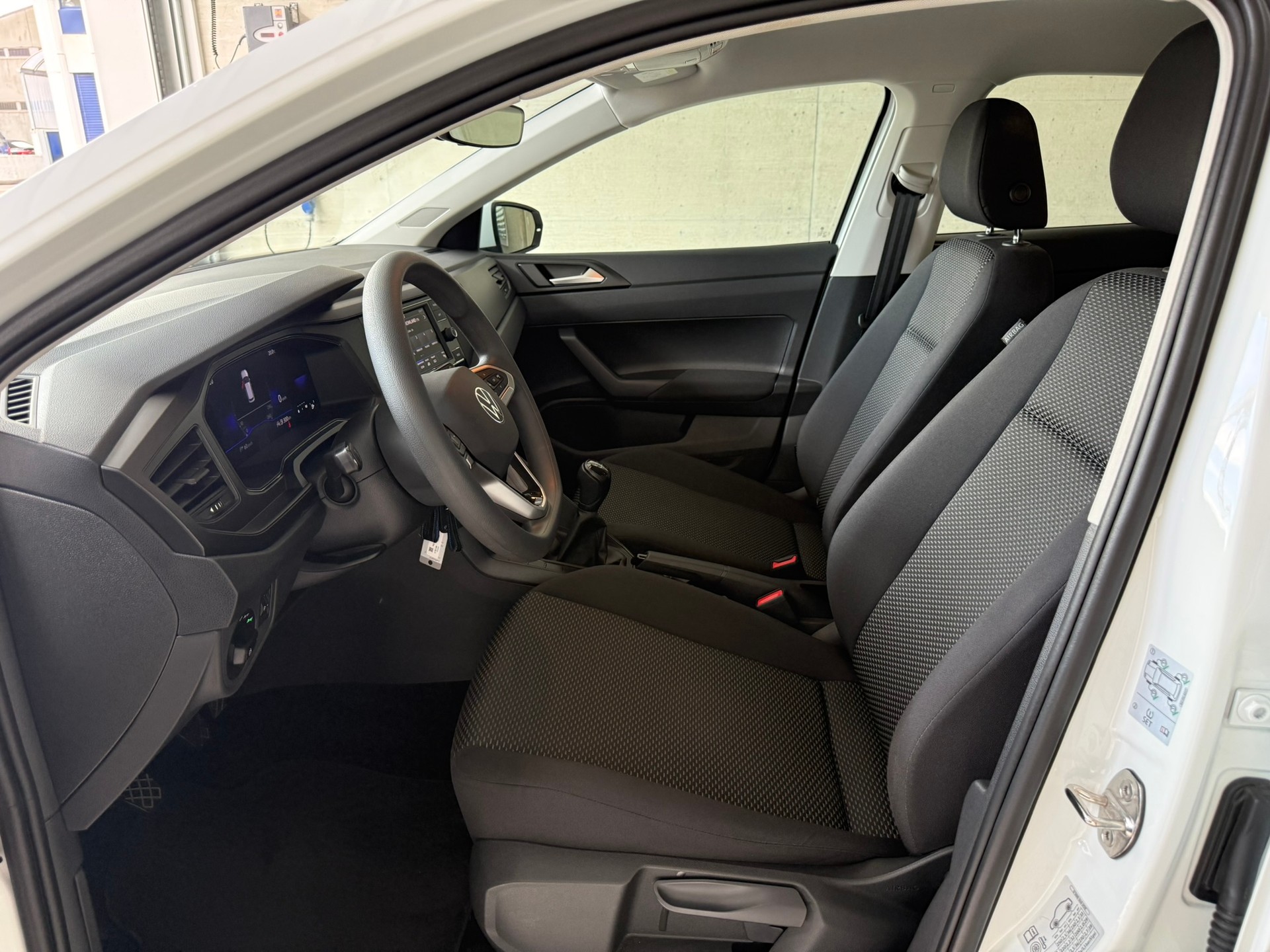 VW Polo 1.0 TSI Basis-image-7