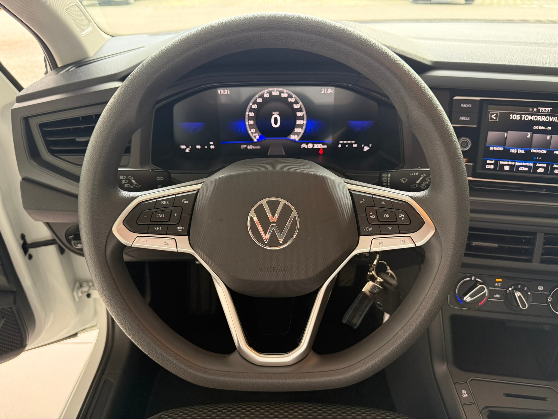 VW Polo 1.0 TSI Basis-image-9