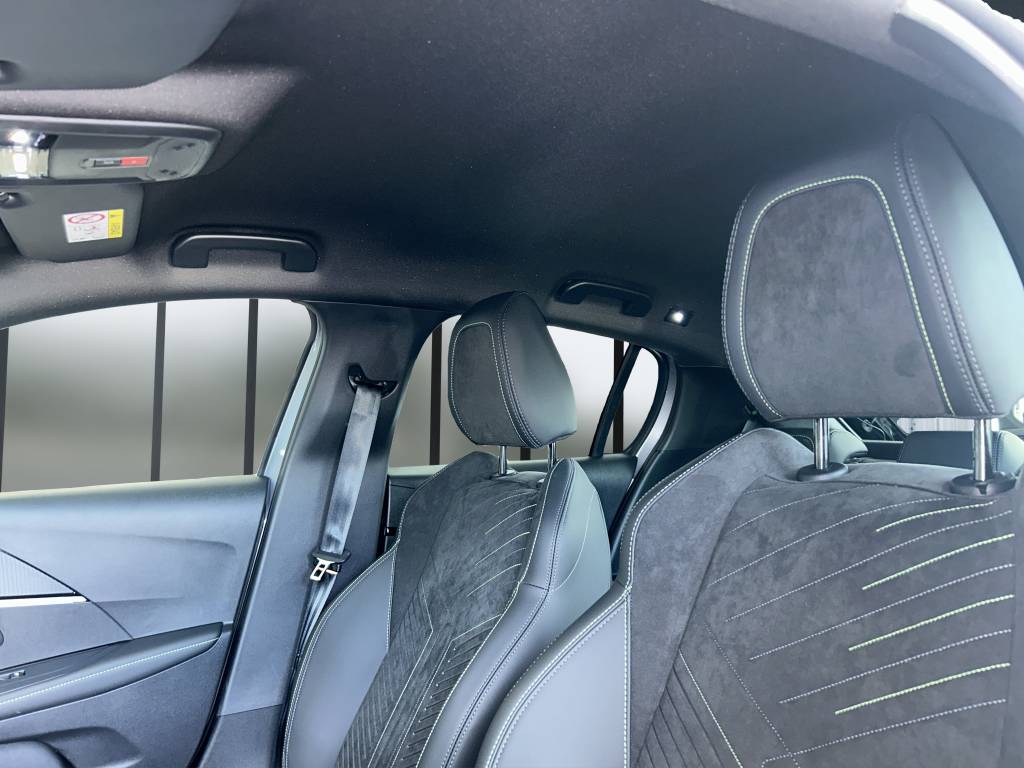 PEUGEOT 208 Elektrik 100 kW GT-image-9