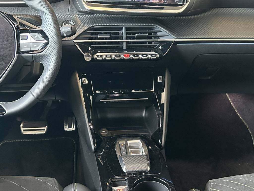 PEUGEOT 208 Elektrik 100 kW GT-image-6