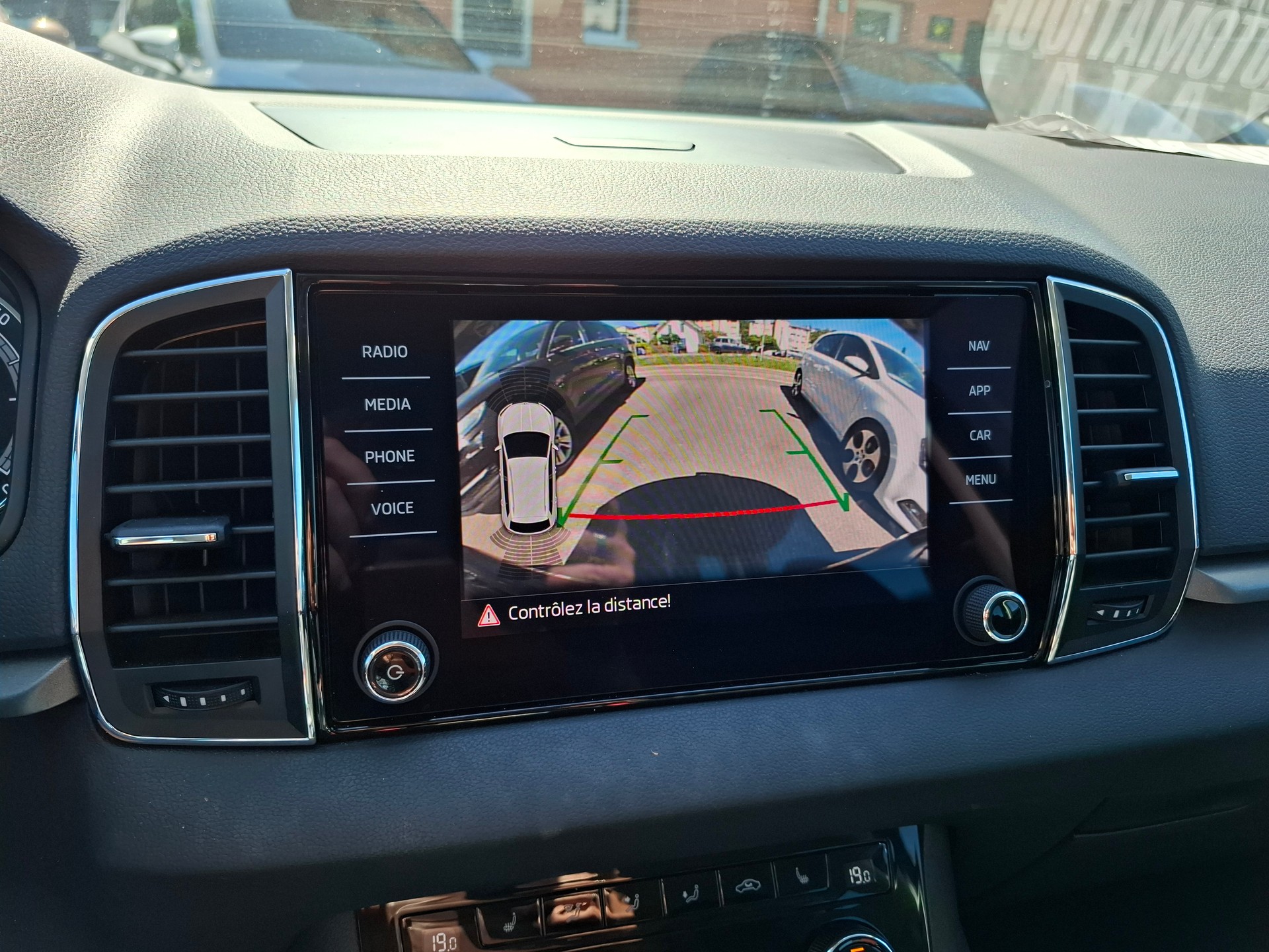 SKODA Karoq 2.0 TDI CR Ambition 4x4 DSG-image-11