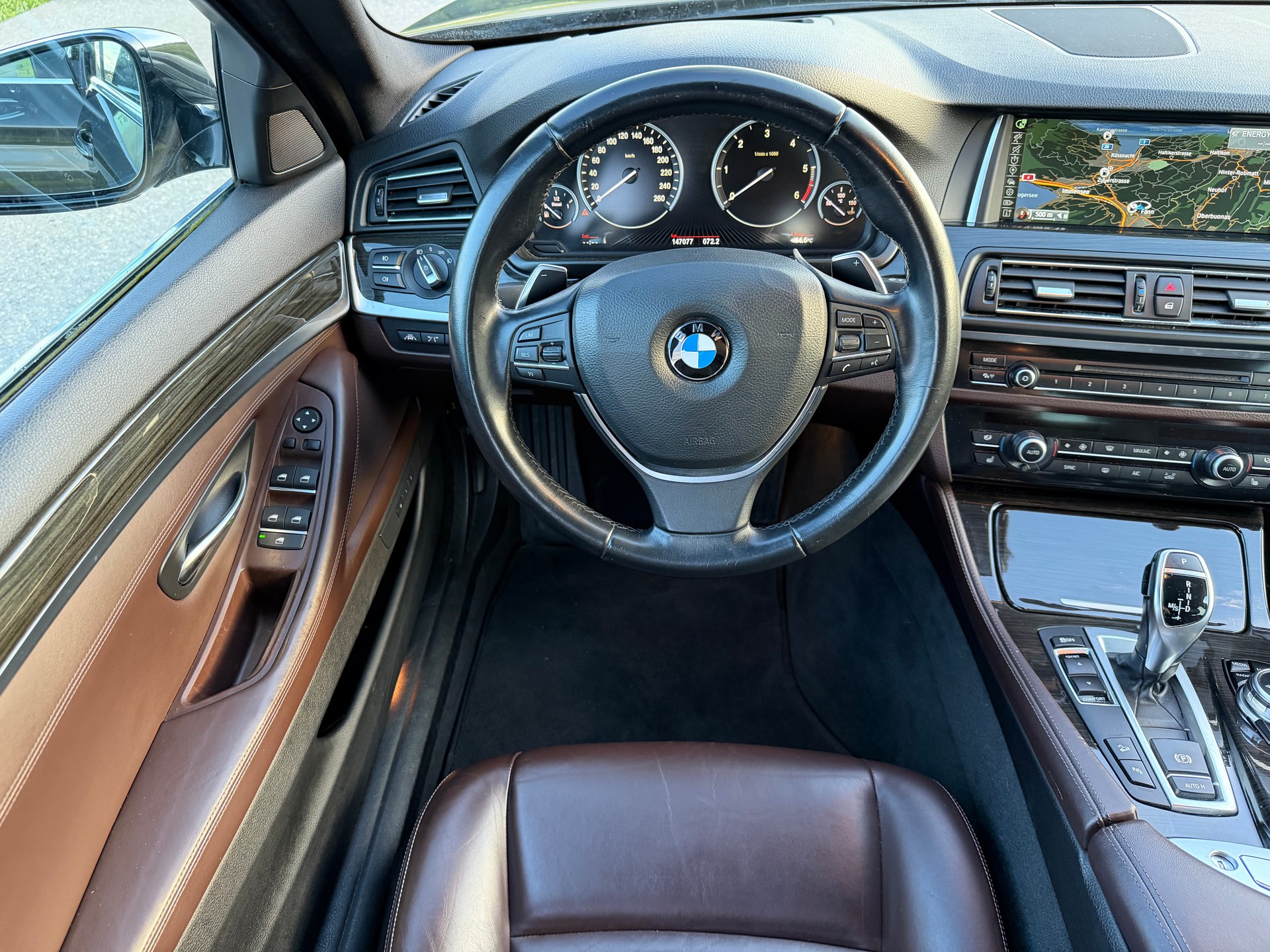 BMW 525d Touring xDrive Luxury Line Steptronic-image-13