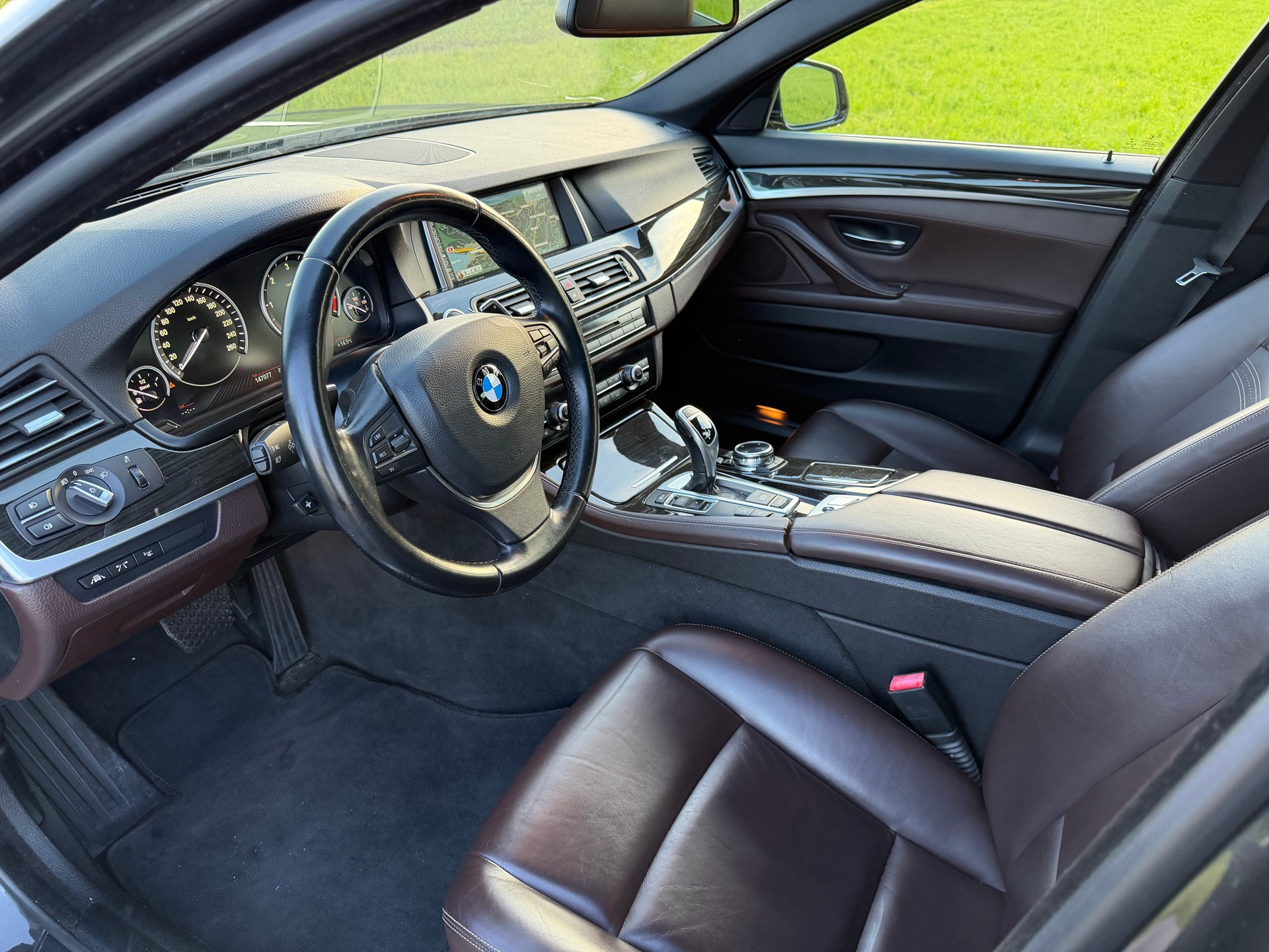 BMW 525d Touring xDrive Luxury Line Steptronic-image-8