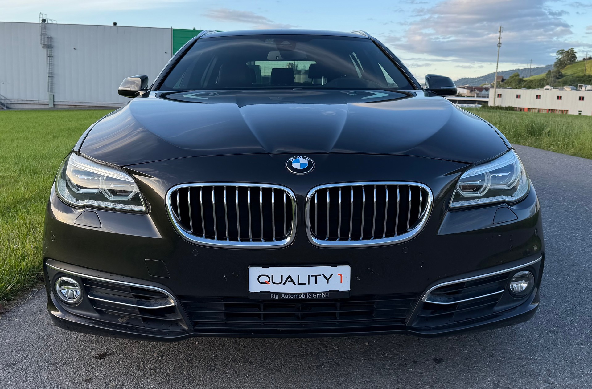 BMW 525d Touring xDrive Luxury Line Steptronic-image-6