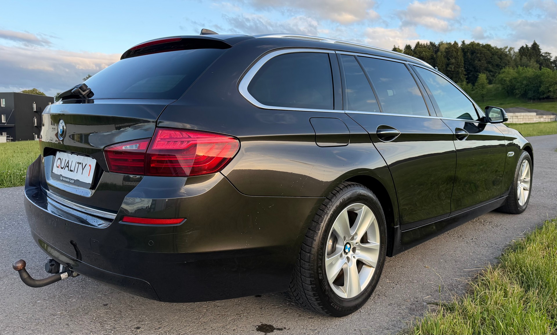 BMW 525d Touring xDrive Luxury Line Steptronic-image-5