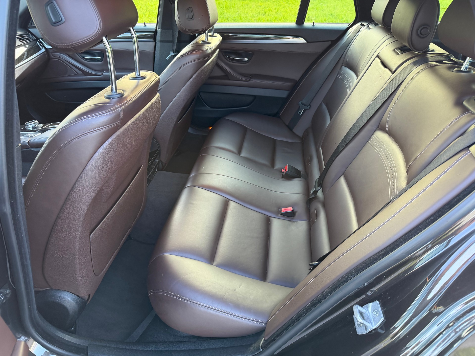 BMW 525d Touring xDrive Luxury Line Steptronic-image-10