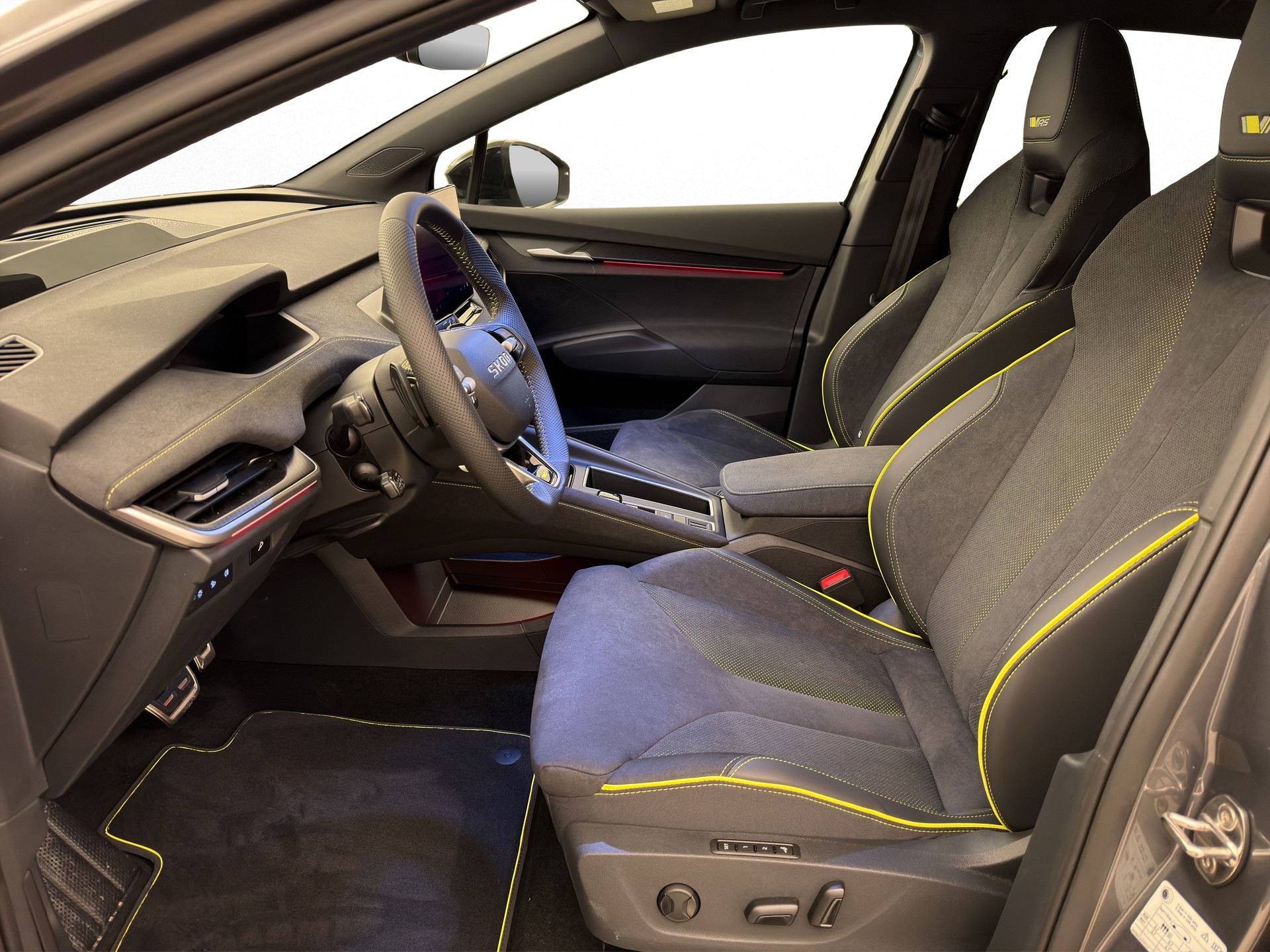 SKODA Elroq RS 4x4-image-10