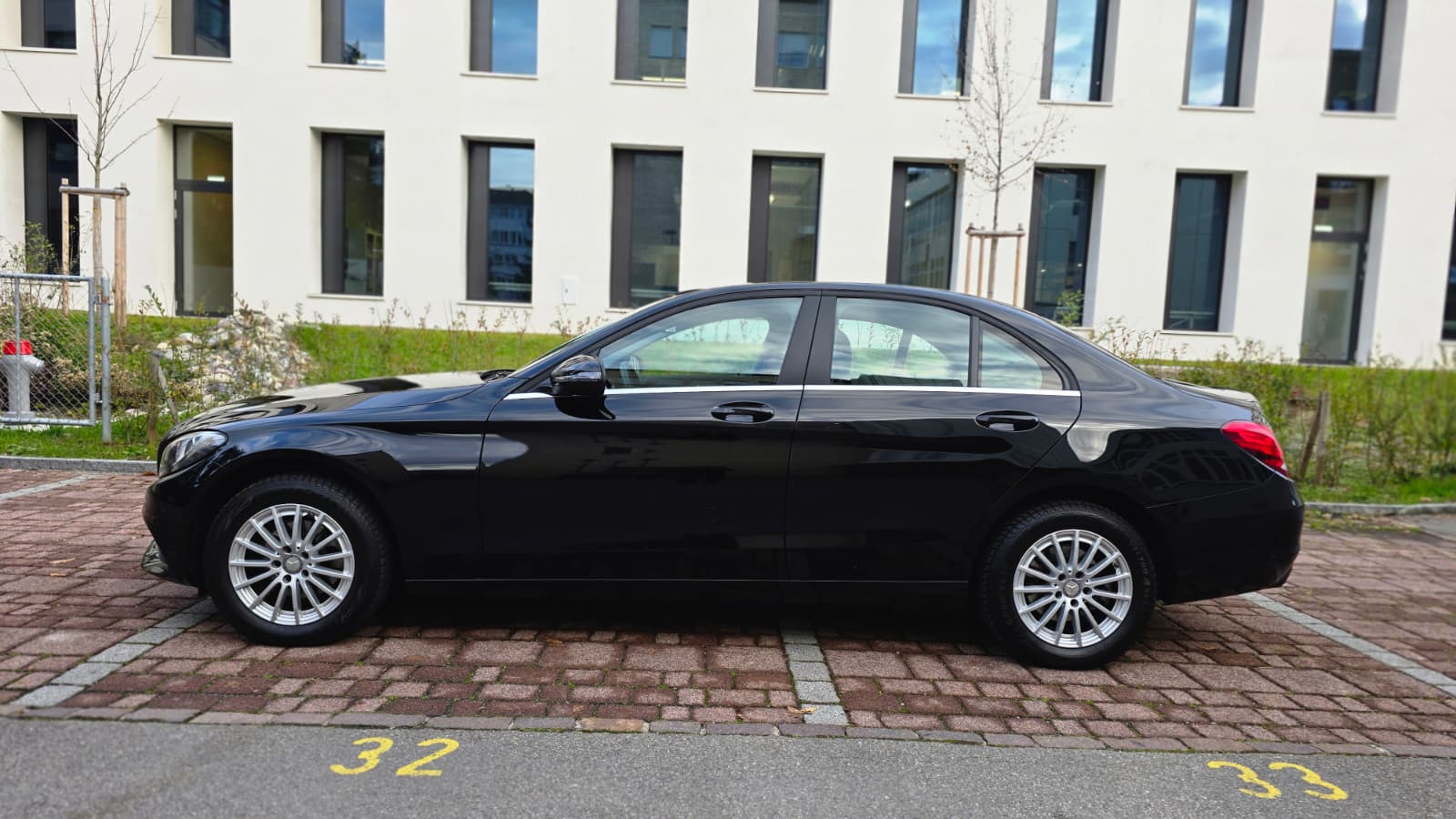 MERCEDES-BENZ C 160 Exclusive/ Top Gepflegt / Sparsam / Burmester Premium-Soundsystem / Frisch ab MFK und Service-image-4