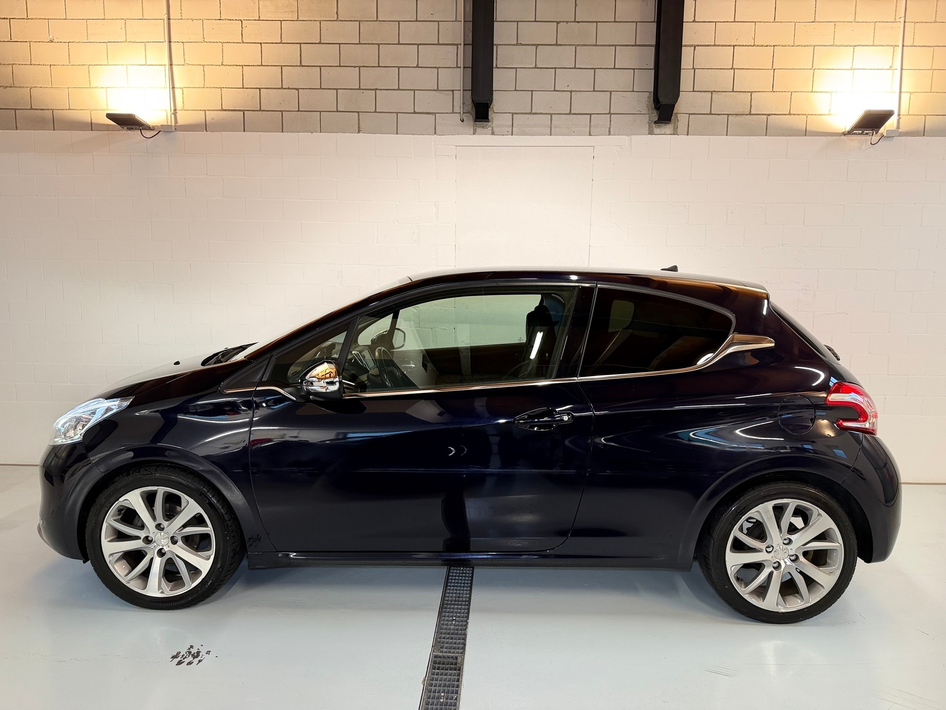 PEUGEOT 208 1.6 VTI XY-image-3