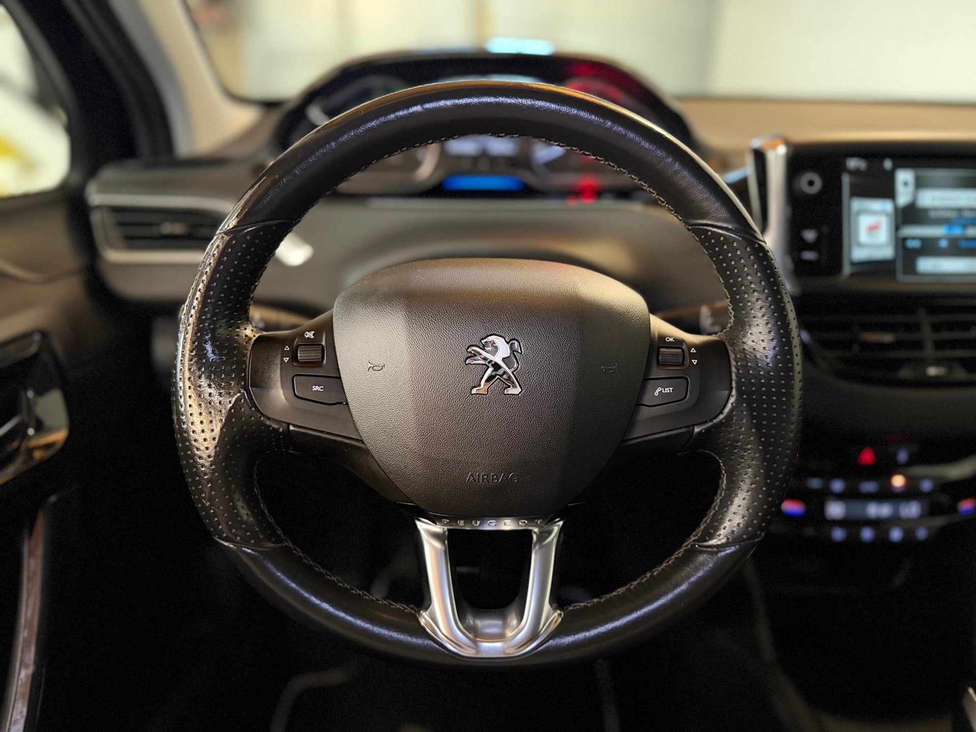 PEUGEOT 208 1.6 VTI XY-image-17