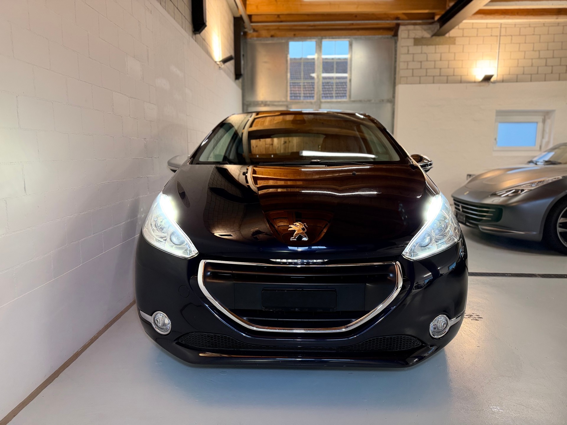 PEUGEOT 208 1.6 VTI XY-image-1
