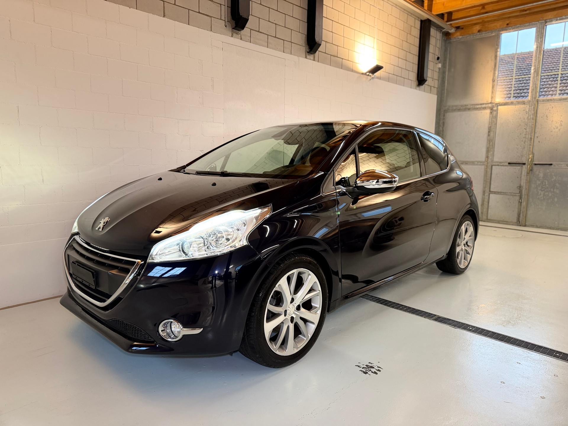 PEUGEOT 208 1.6 VTI XY-image-0