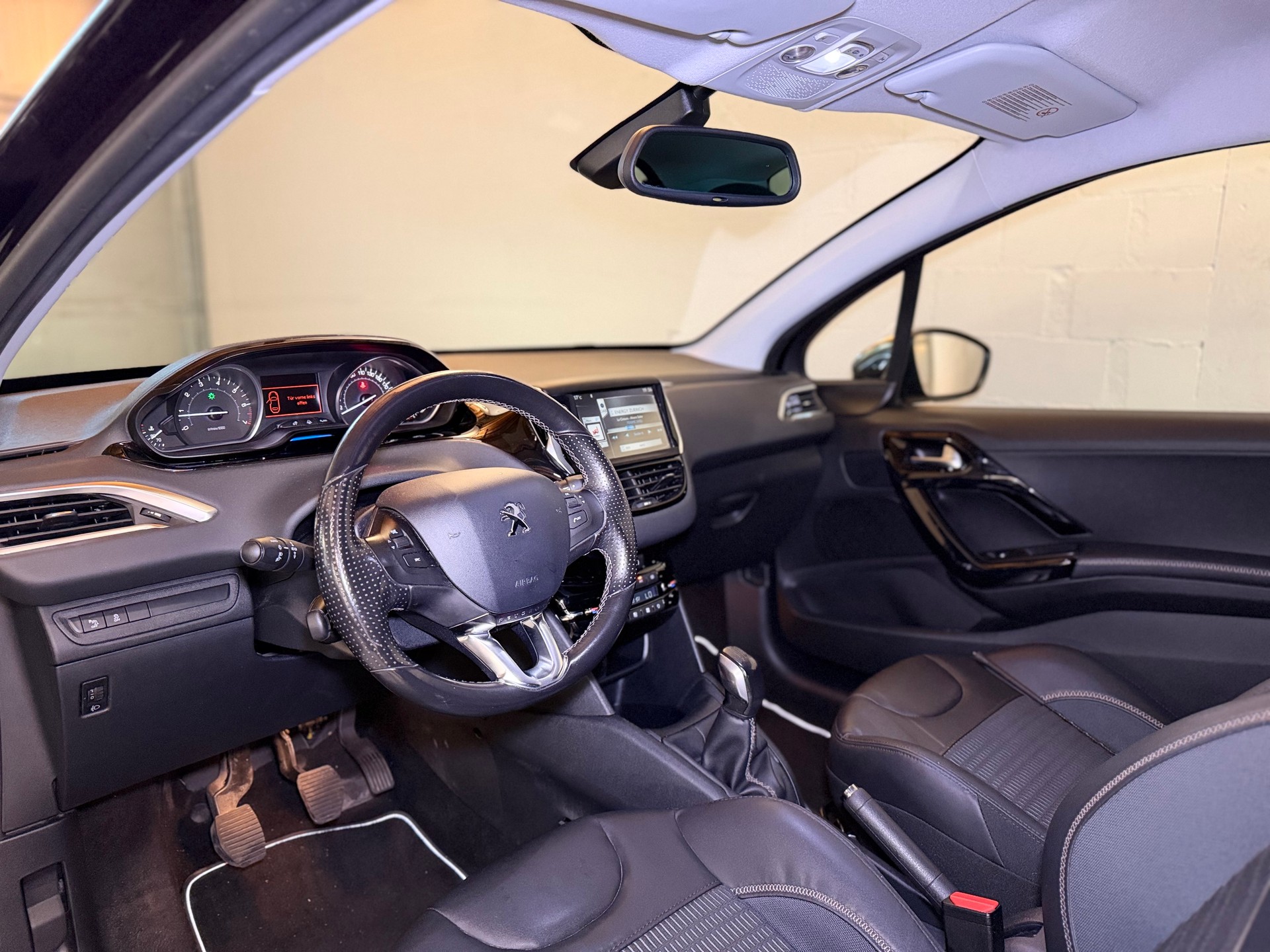 PEUGEOT 208 1.6 VTI XY-image-10
