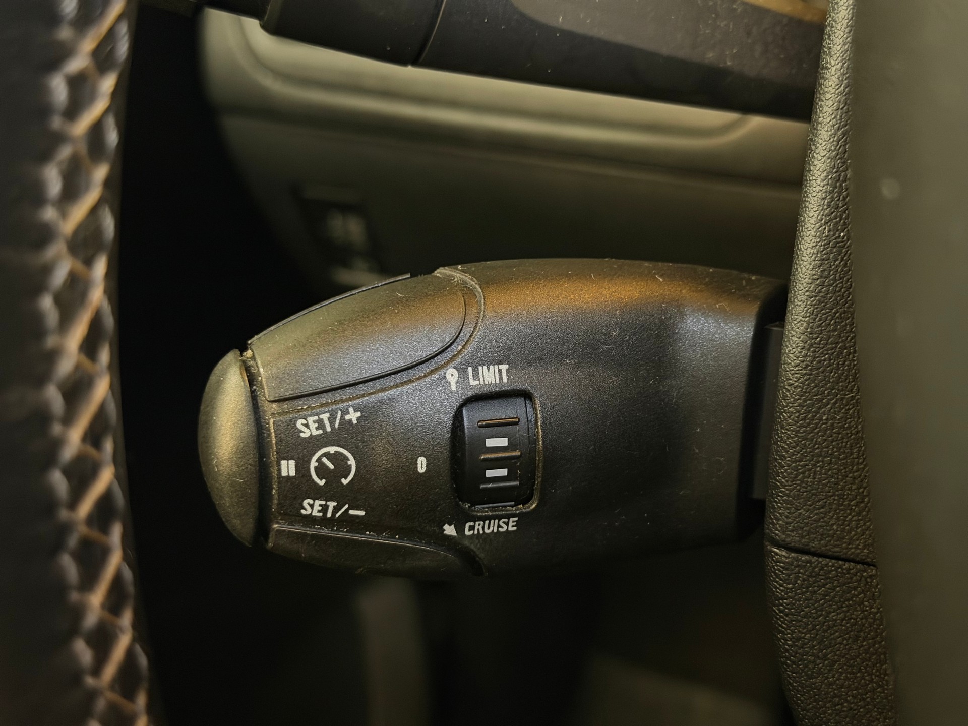 PEUGEOT 208 1.6 VTI XY-image-13