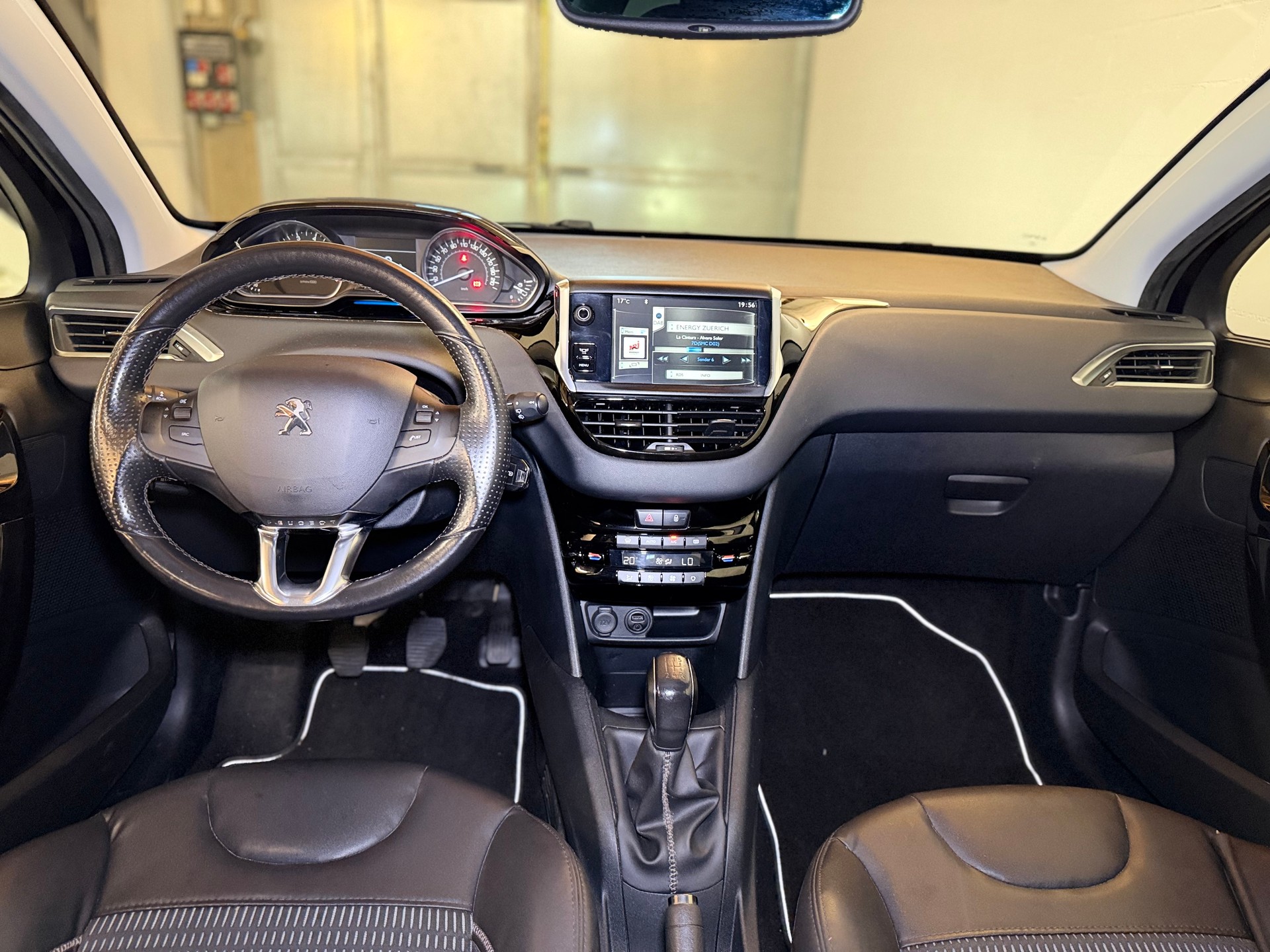 PEUGEOT 208 1.6 VTI XY-image-12