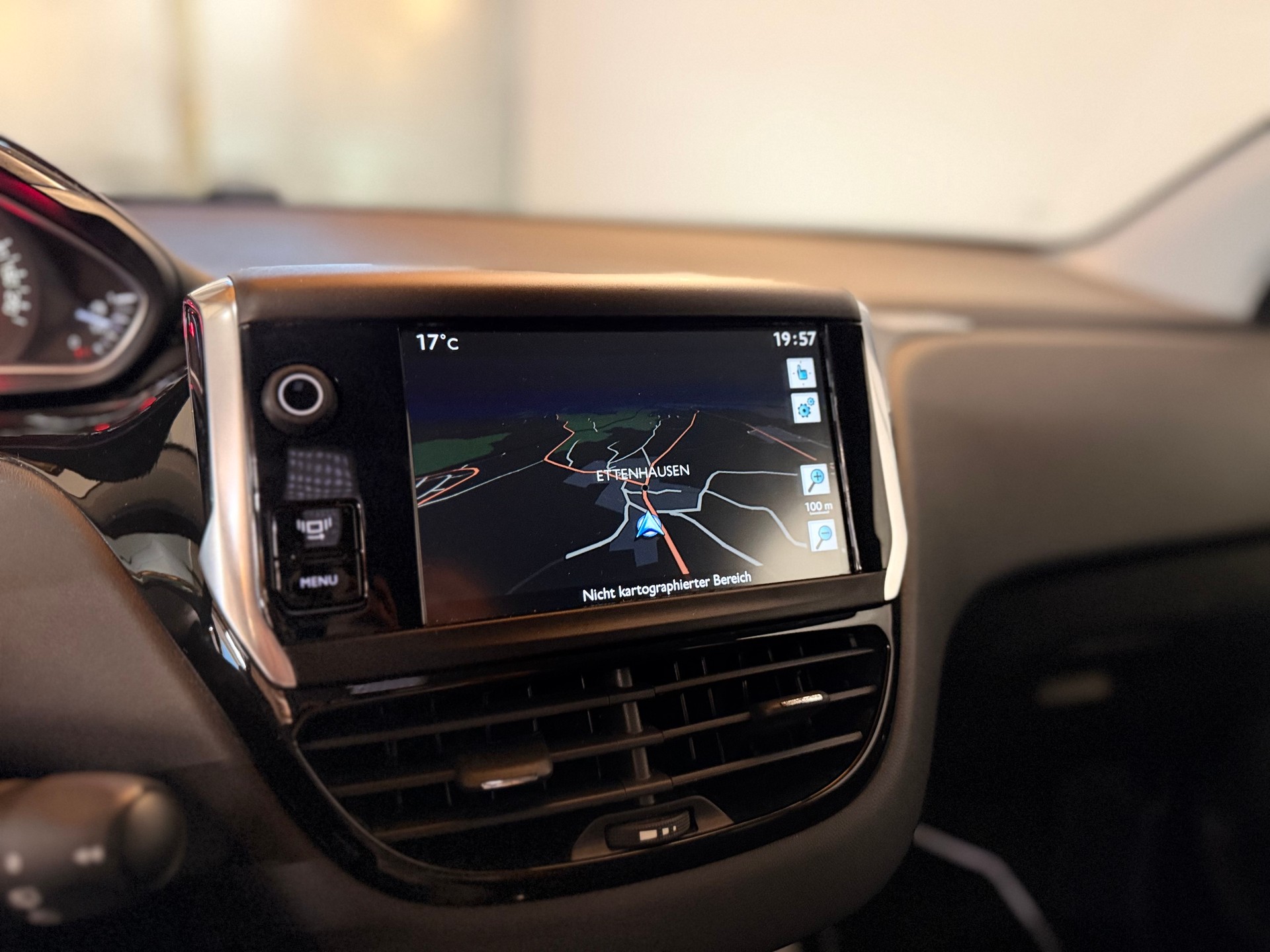 PEUGEOT 208 1.6 VTI XY-image-15