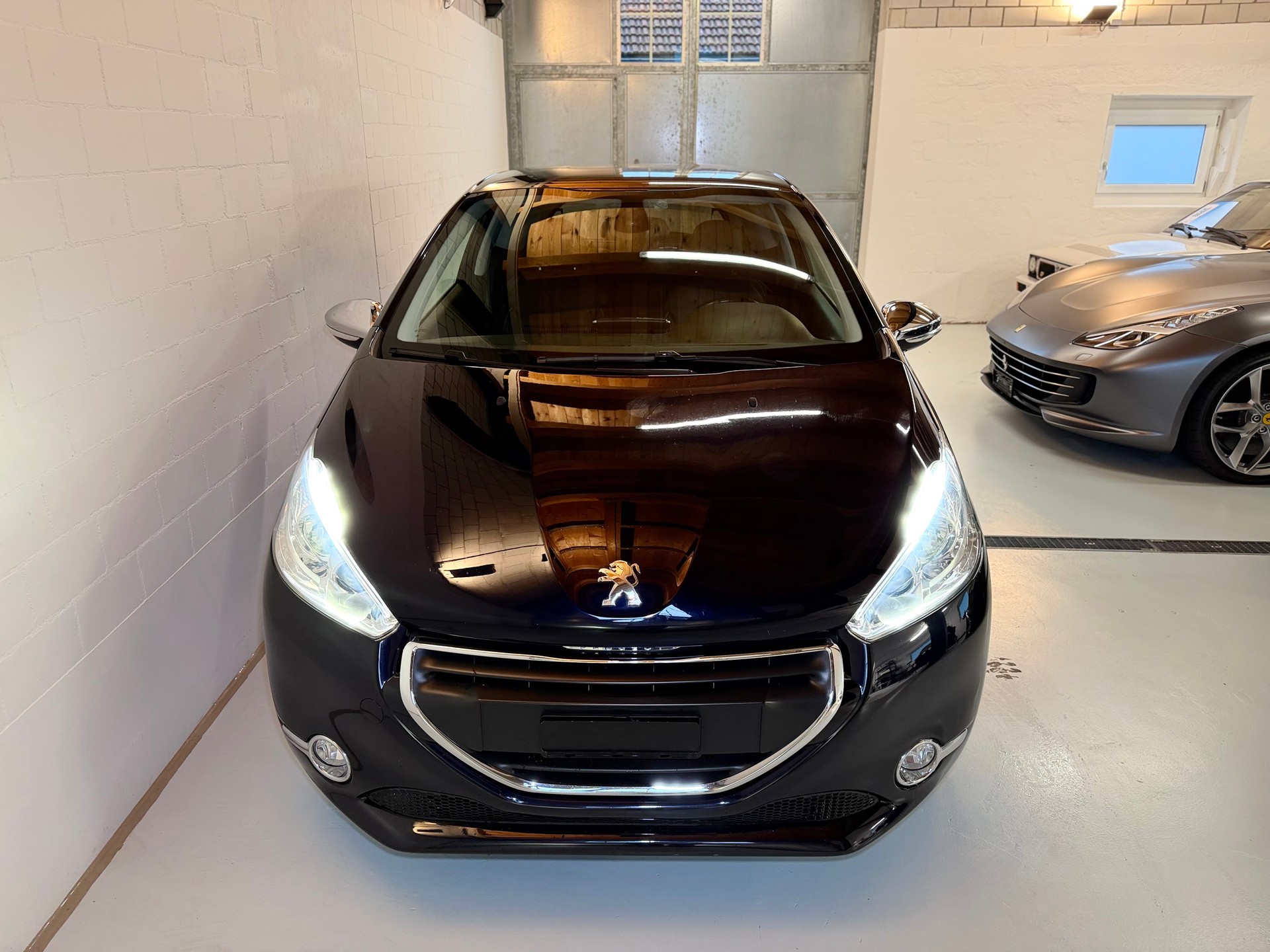 PEUGEOT 208 1.6 VTI XY-image-2