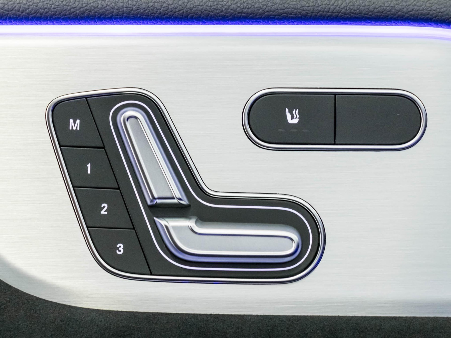 MERCEDES-BENZ GLA 250 4MATIC "Swiss Star"-image-12