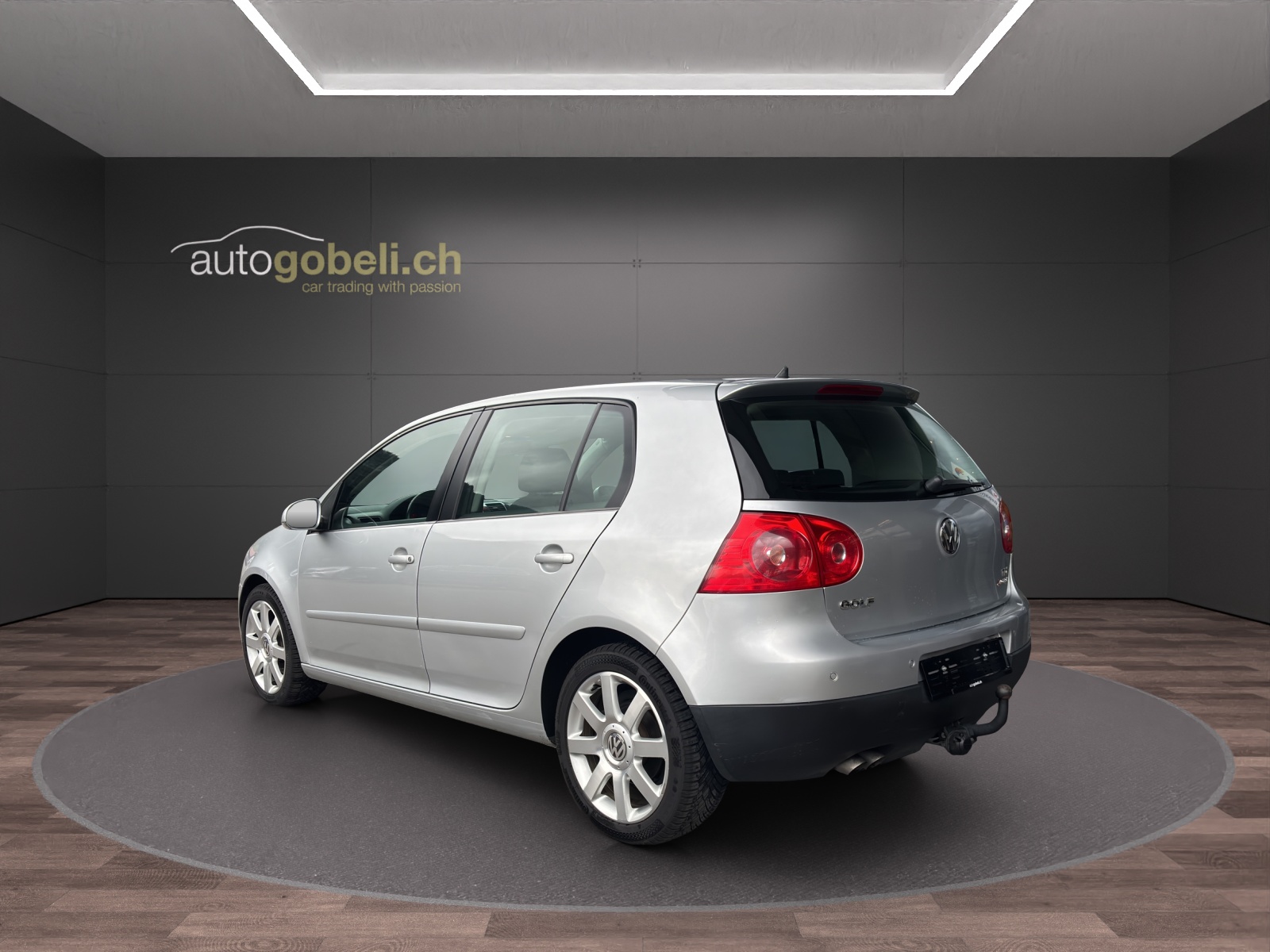 VW Golf 1.9 TDI Trendline 4Motion-image-1