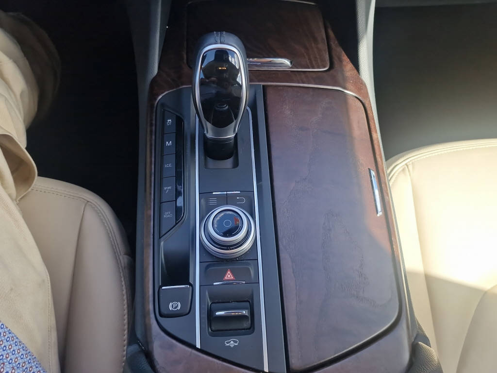 MASERATI Levante 3.0 V6 S-image-10