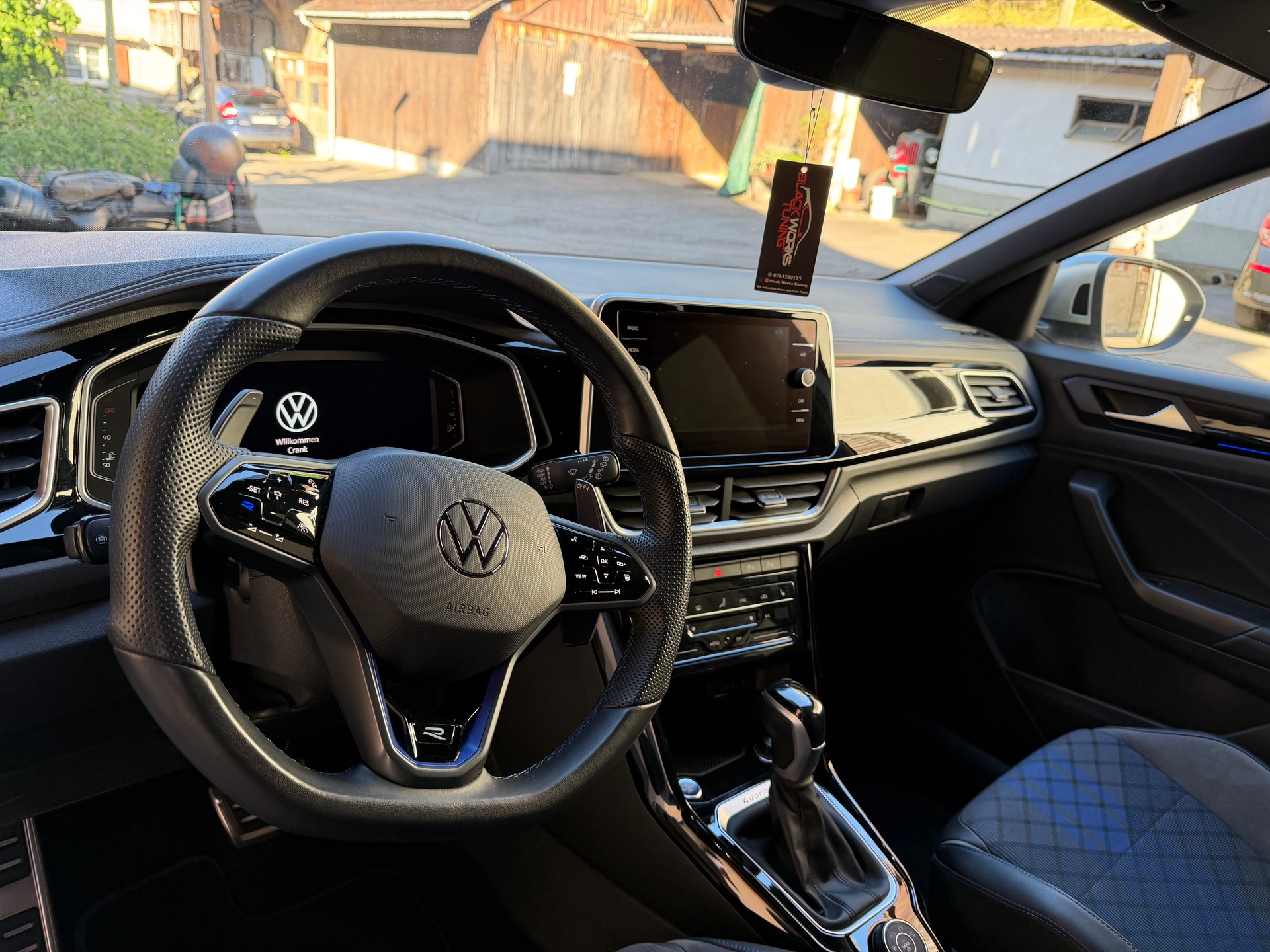VW 2.0 TSI R DSG 4motion-image-4