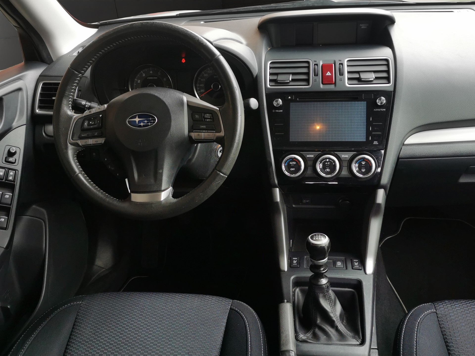 SUBARU Forester 2.0i Swiss-image-16