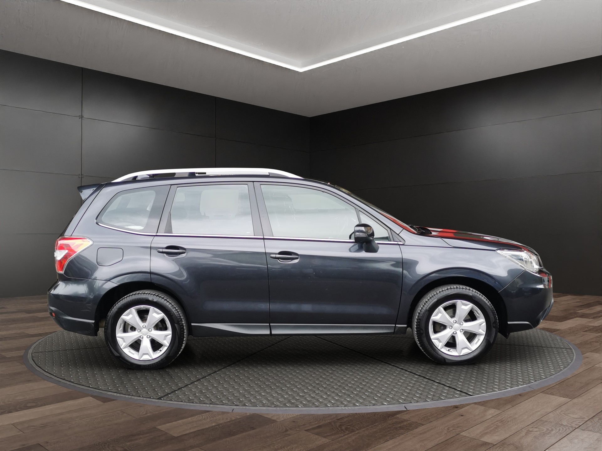 SUBARU Forester 2.0i Swiss-image-4
