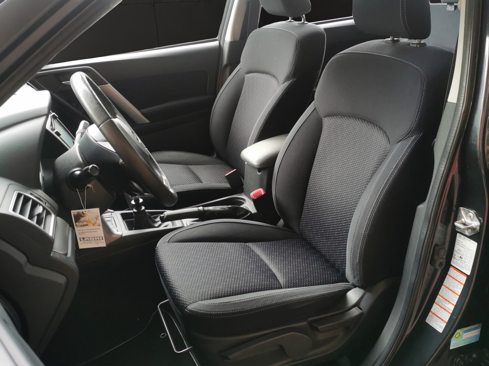 SUBARU Forester 2.0i Swiss-image-11