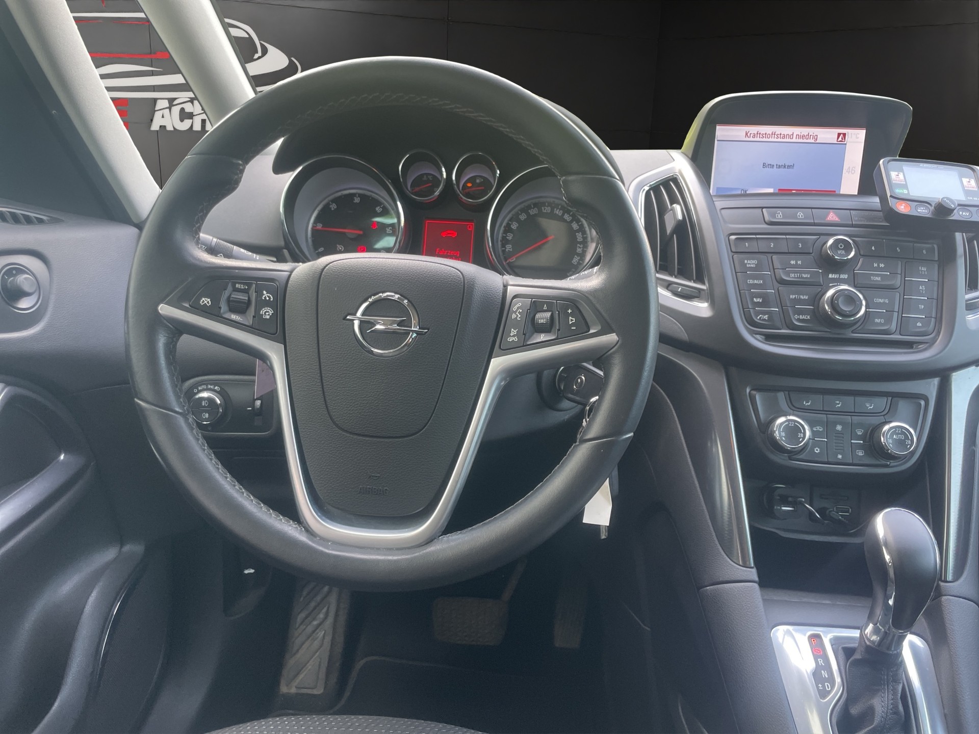 OPEL Zafira Tourer 2.0 CDTi Enjoy Automatic-image-10