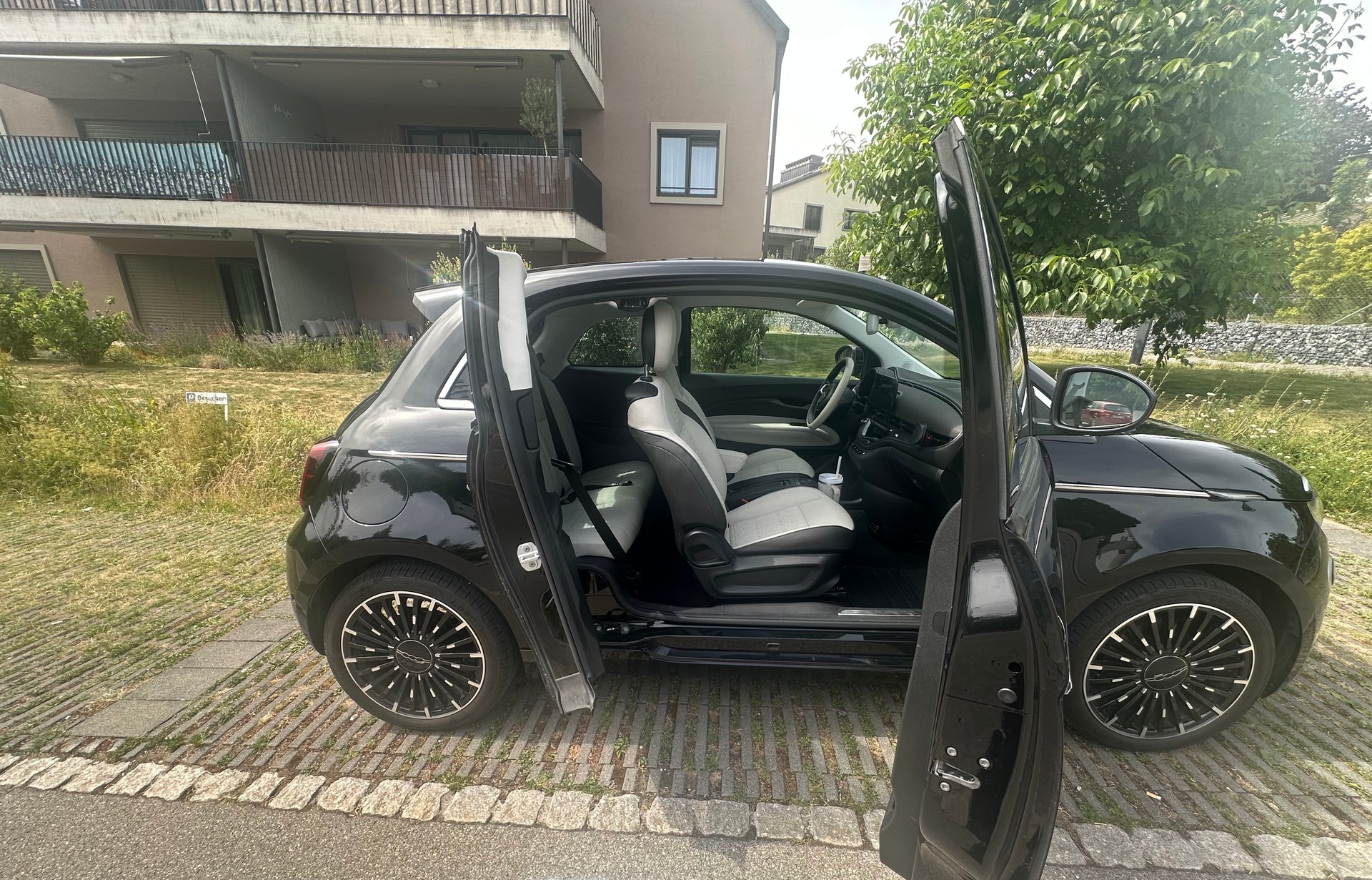 FIAT 500e La Prima-image-2