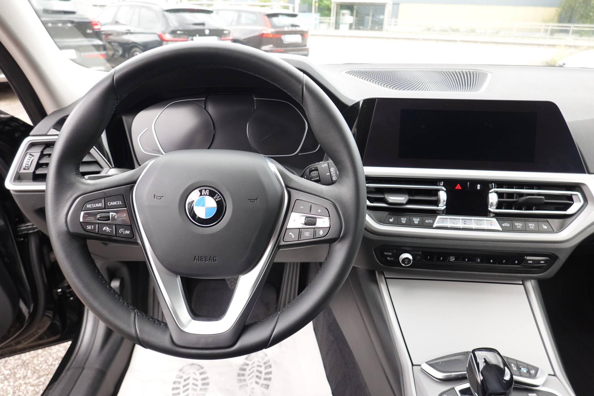 BMW 330i - TOURING - XDRIVE - "ADVANTAGE" - STEPTRONIC - 258 PS-image-9