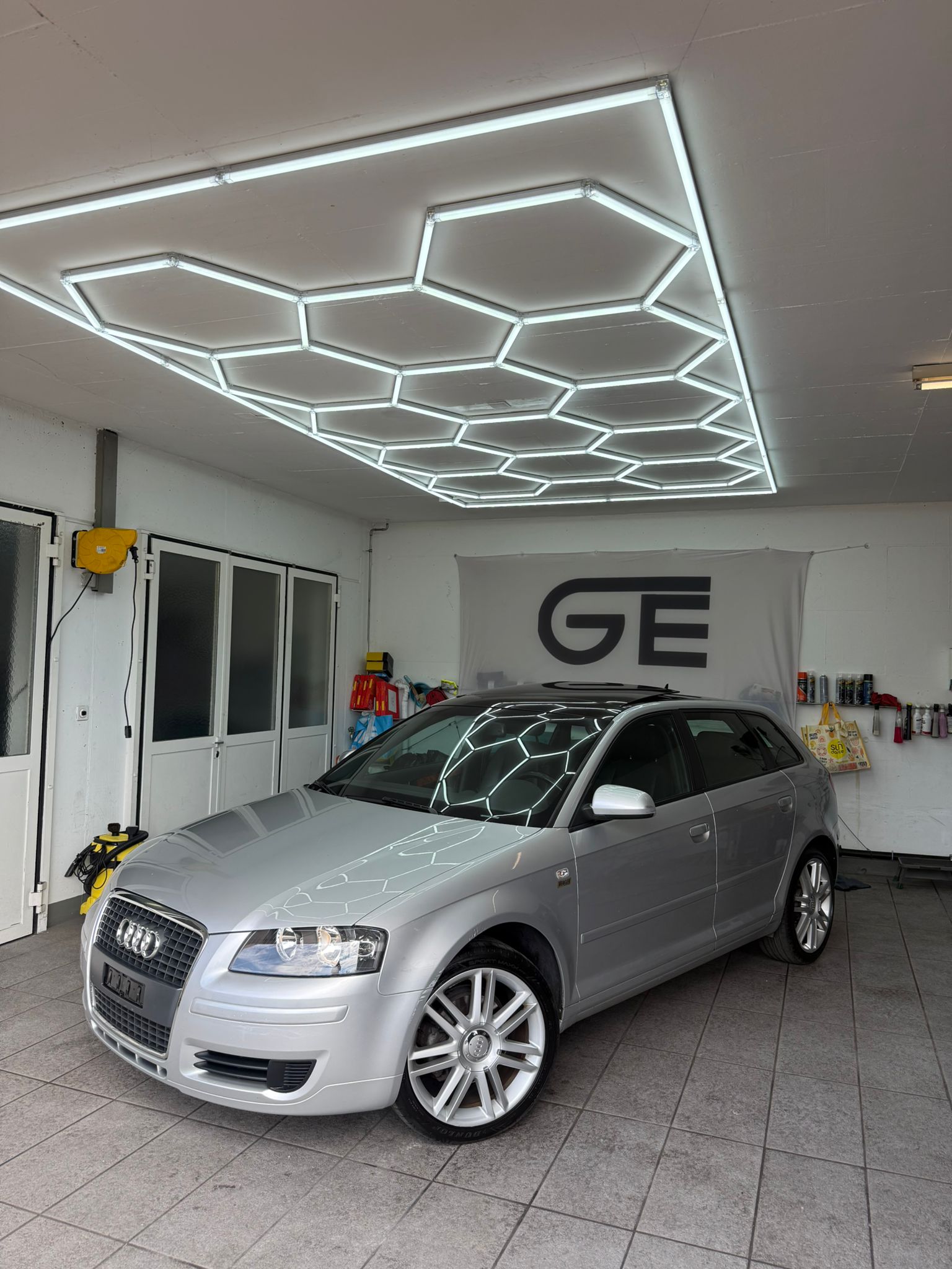AUDI A3 Sportback 2.0 TDI Attraction-image-0