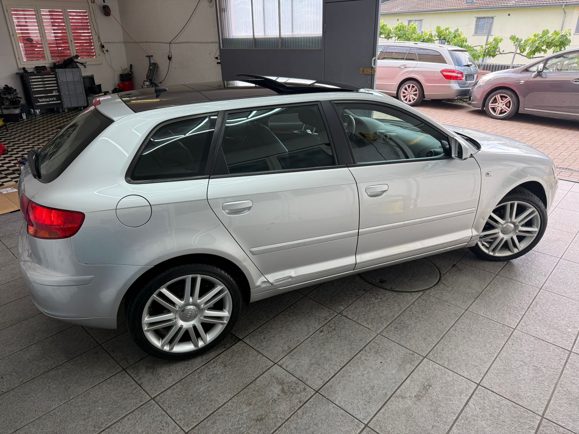 AUDI A3 Sportback 2.0 TDI Attraction-image-2