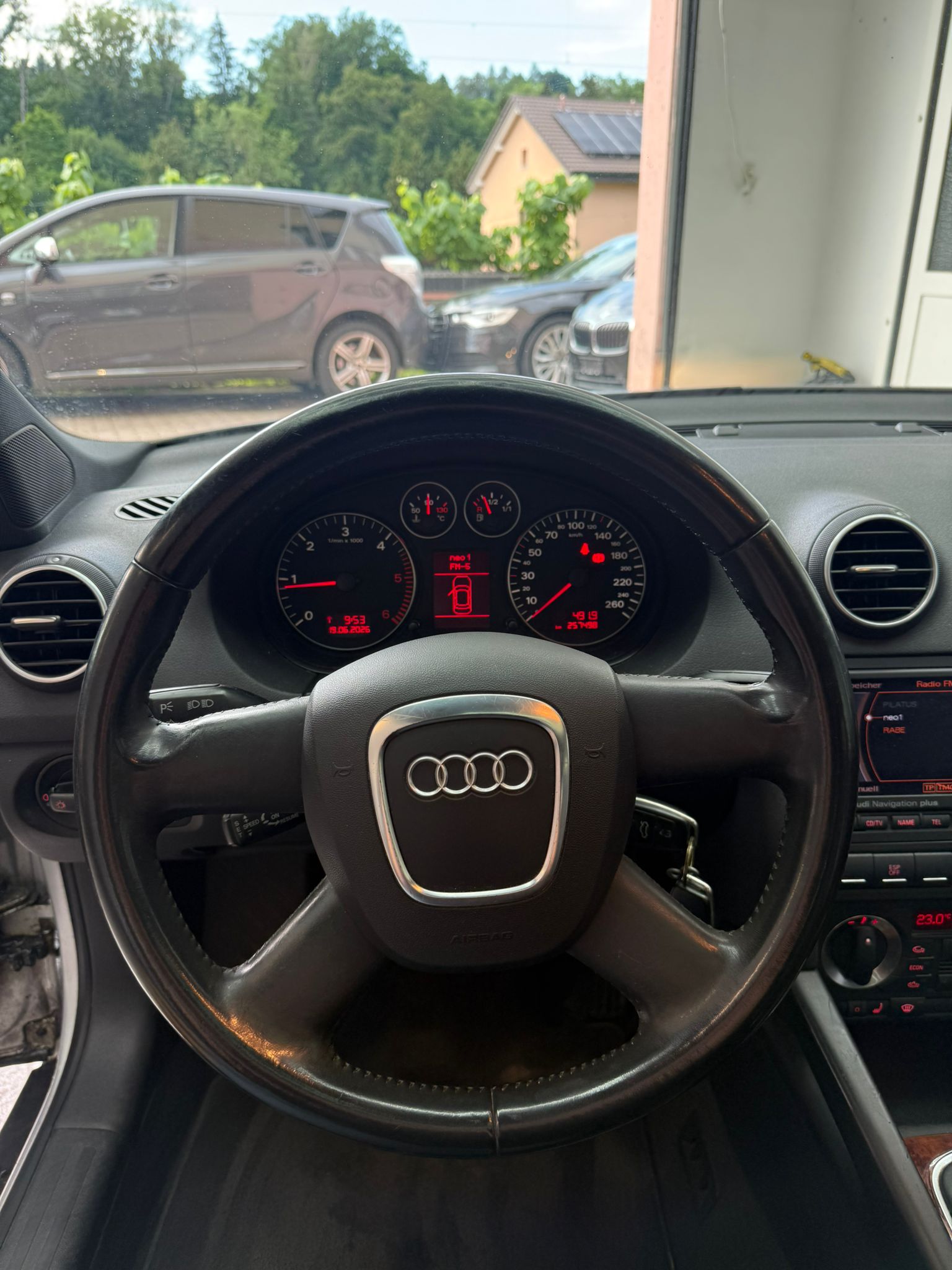 AUDI A3 Sportback 2.0 TDI Attraction-image-8