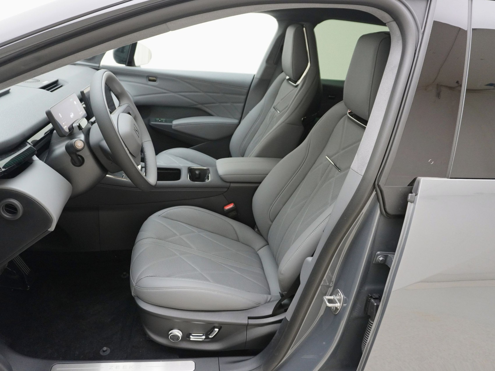 ZEEKR X Privilege AWD-image-13