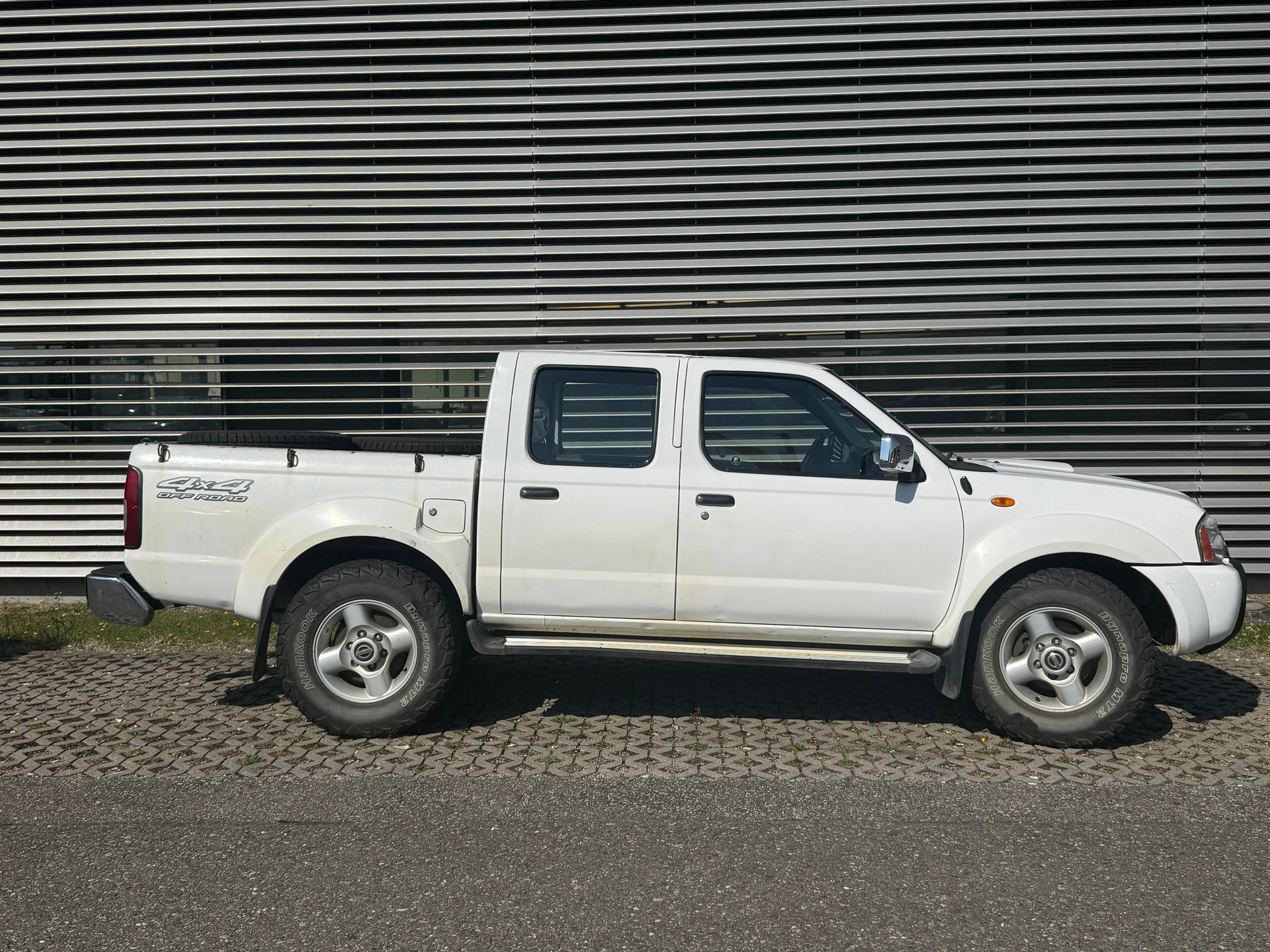 NISSAN Double Cab Navara 2.5 Di 4x4-image-5