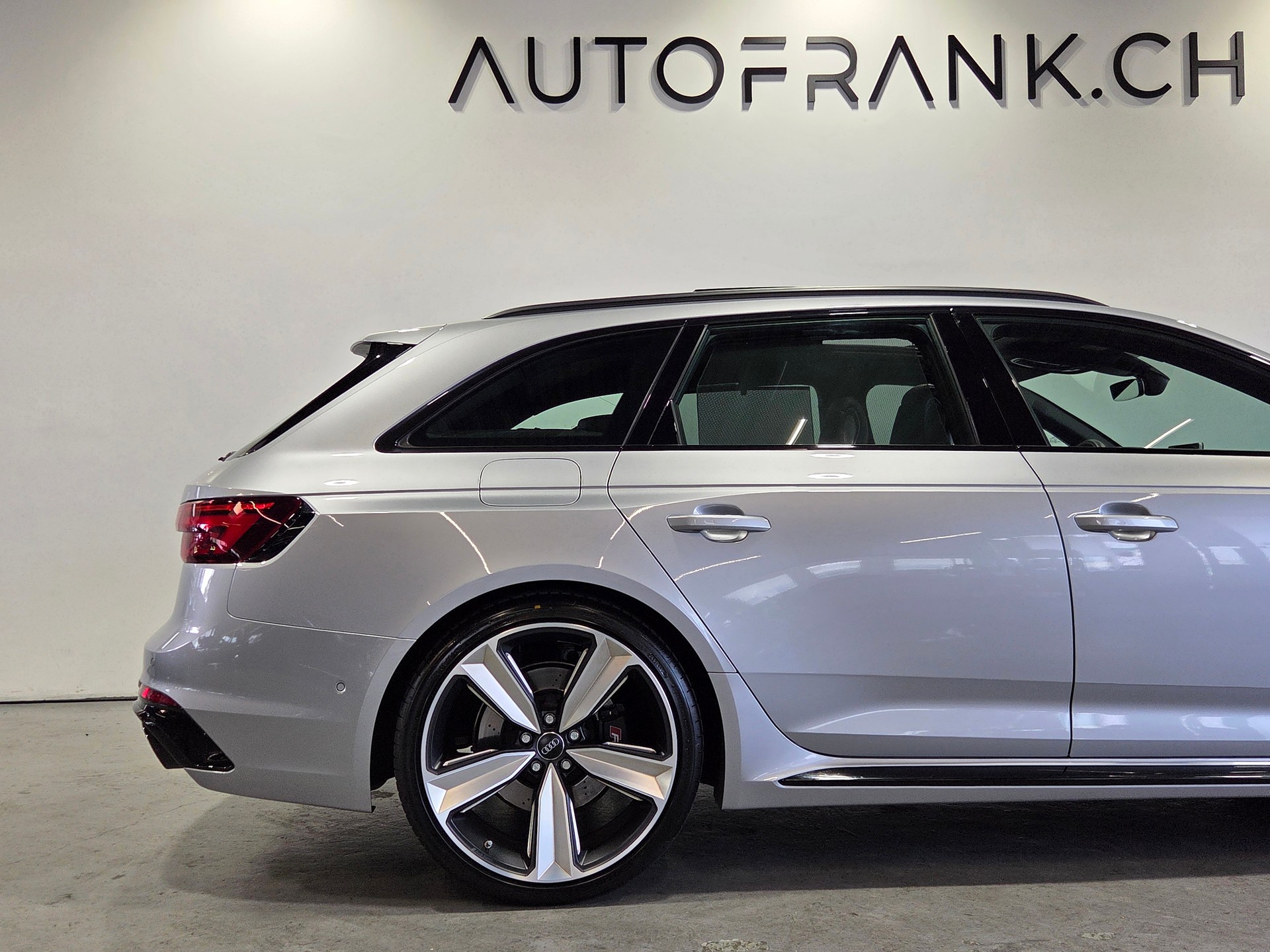 AUDI RS4 Avant 2.9 V6 TFSI quattro T-Tronic-image-22