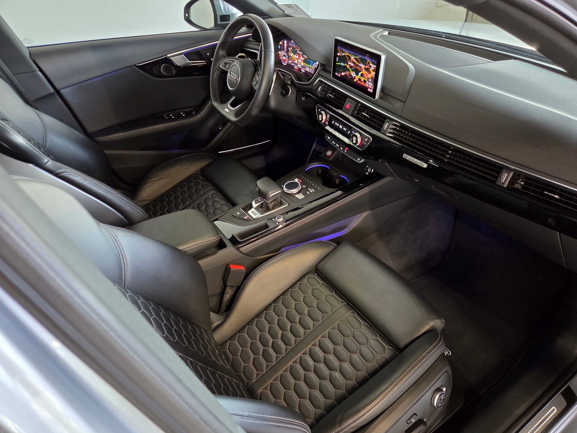 AUDI RS4 Avant 2.9 V6 TFSI quattro T-Tronic-image-13