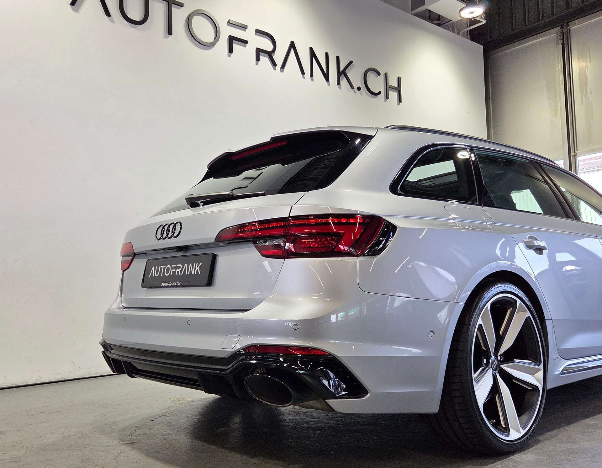 AUDI RS4 Avant 2.9 V6 TFSI quattro T-Tronic-image-10