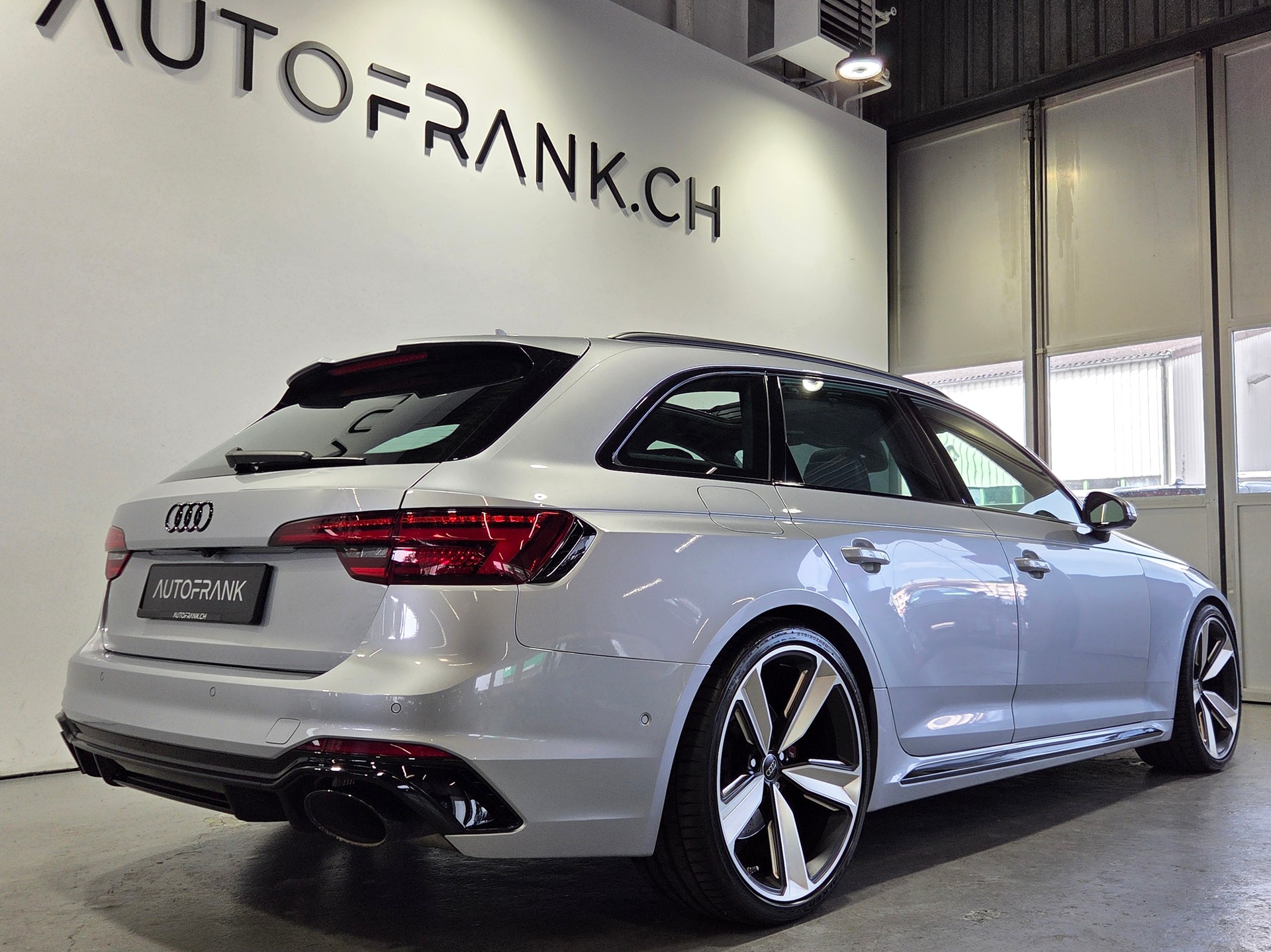 AUDI RS4 Avant 2.9 V6 TFSI quattro T-Tronic-image-2