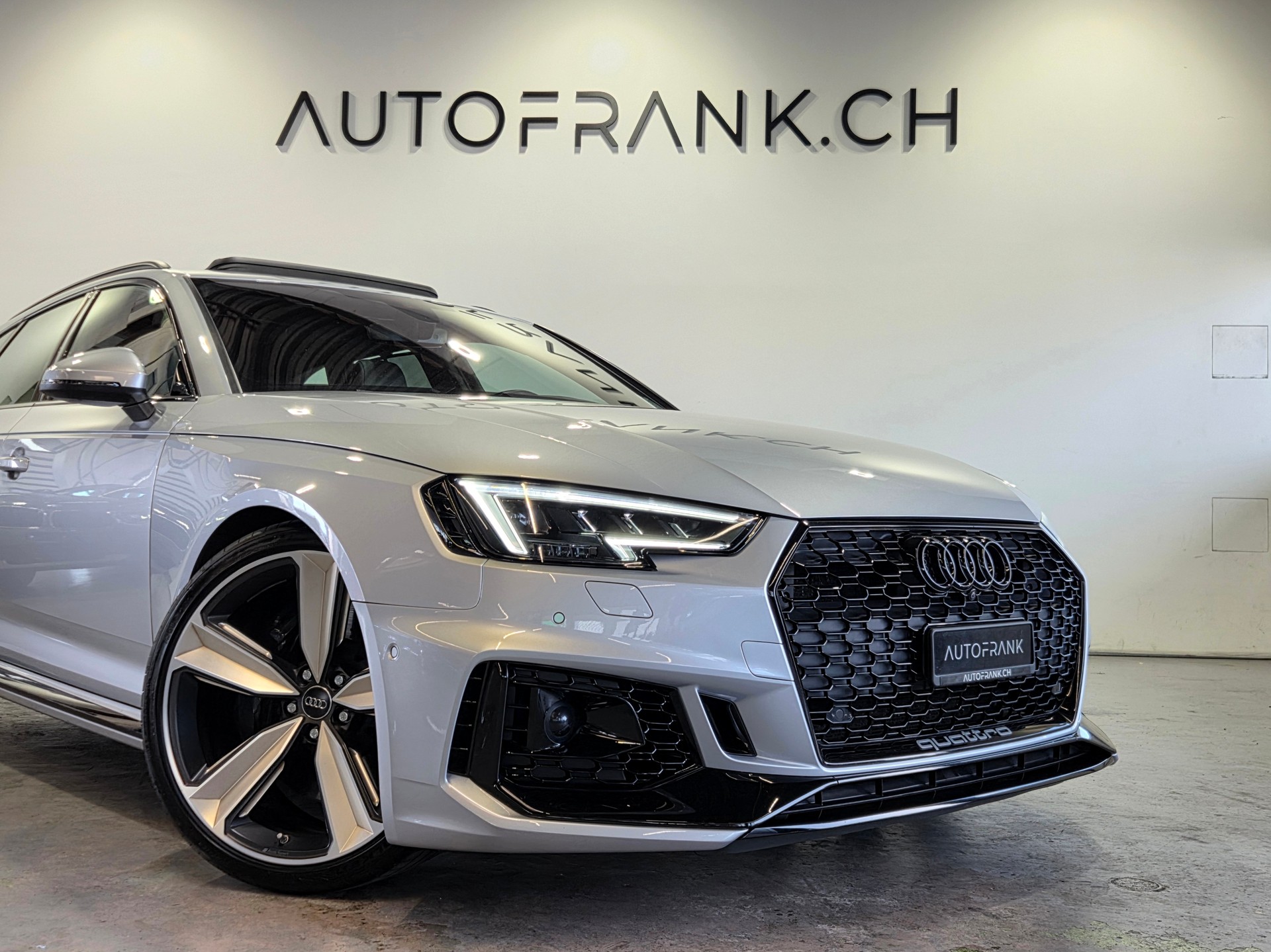 AUDI RS4 Avant 2.9 V6 TFSI quattro T-Tronic-image-8
