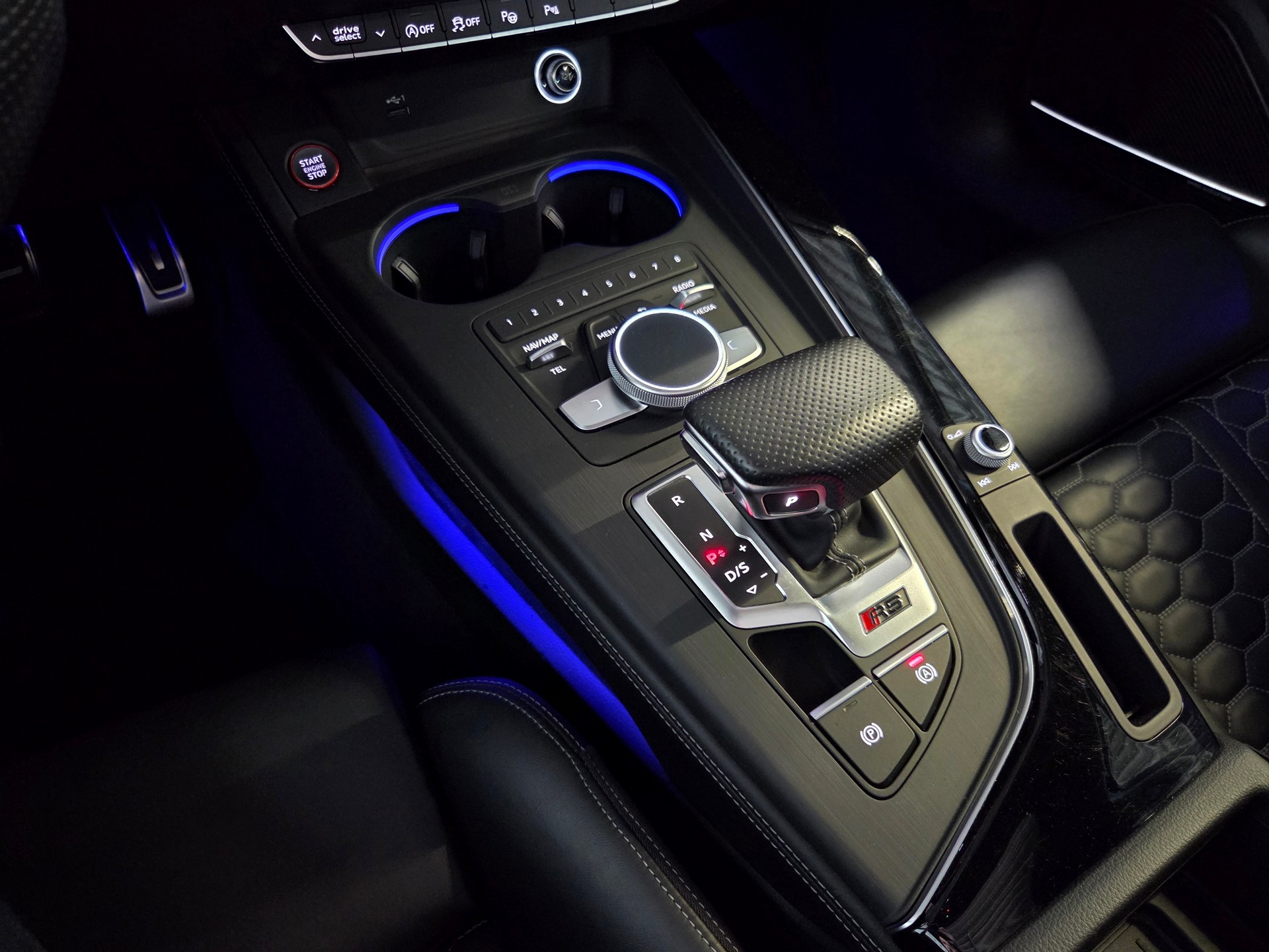 AUDI RS4 Avant 2.9 V6 TFSI quattro T-Tronic-image-7
