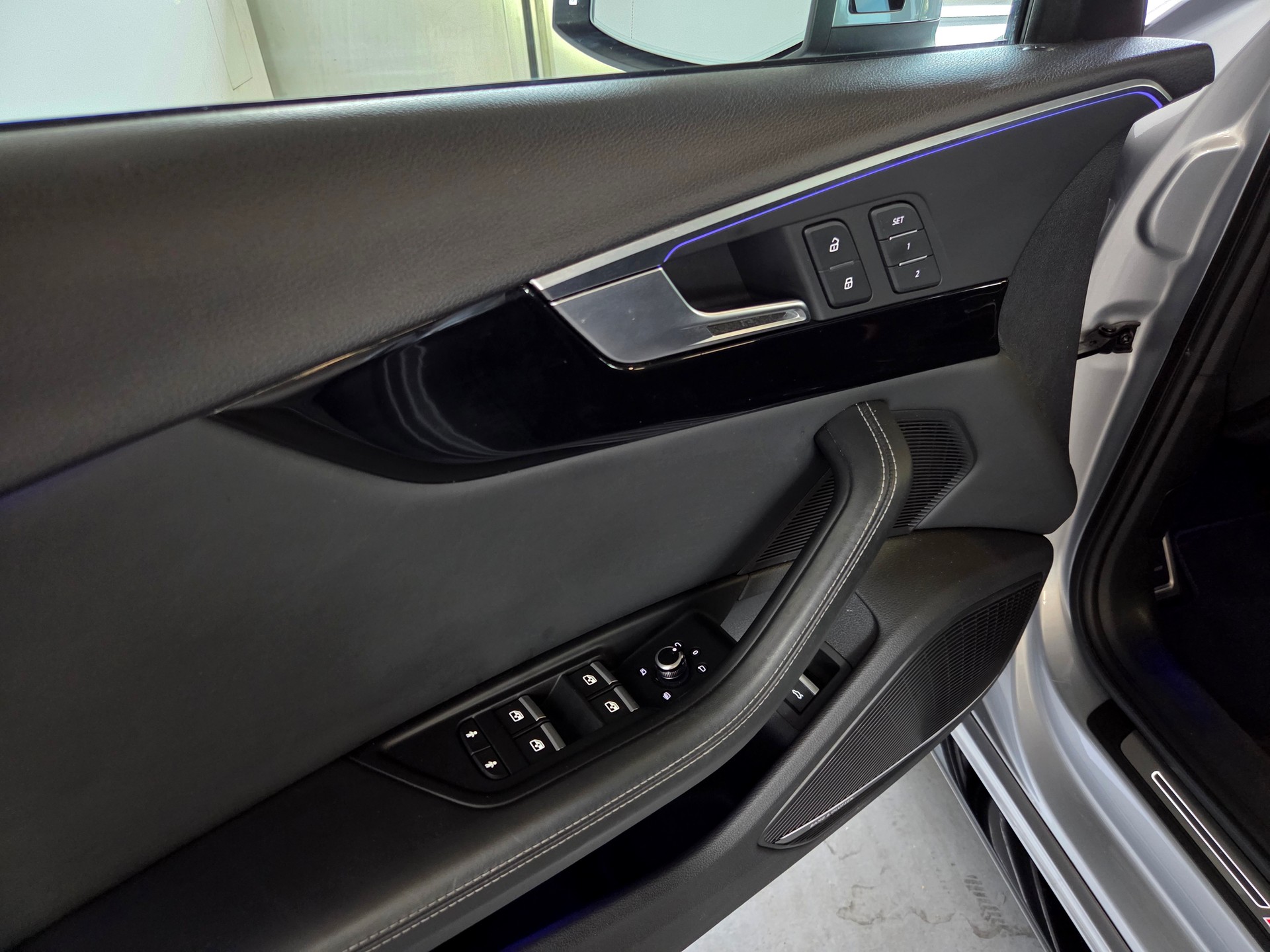 AUDI RS4 Avant 2.9 V6 TFSI quattro T-Tronic-image-18