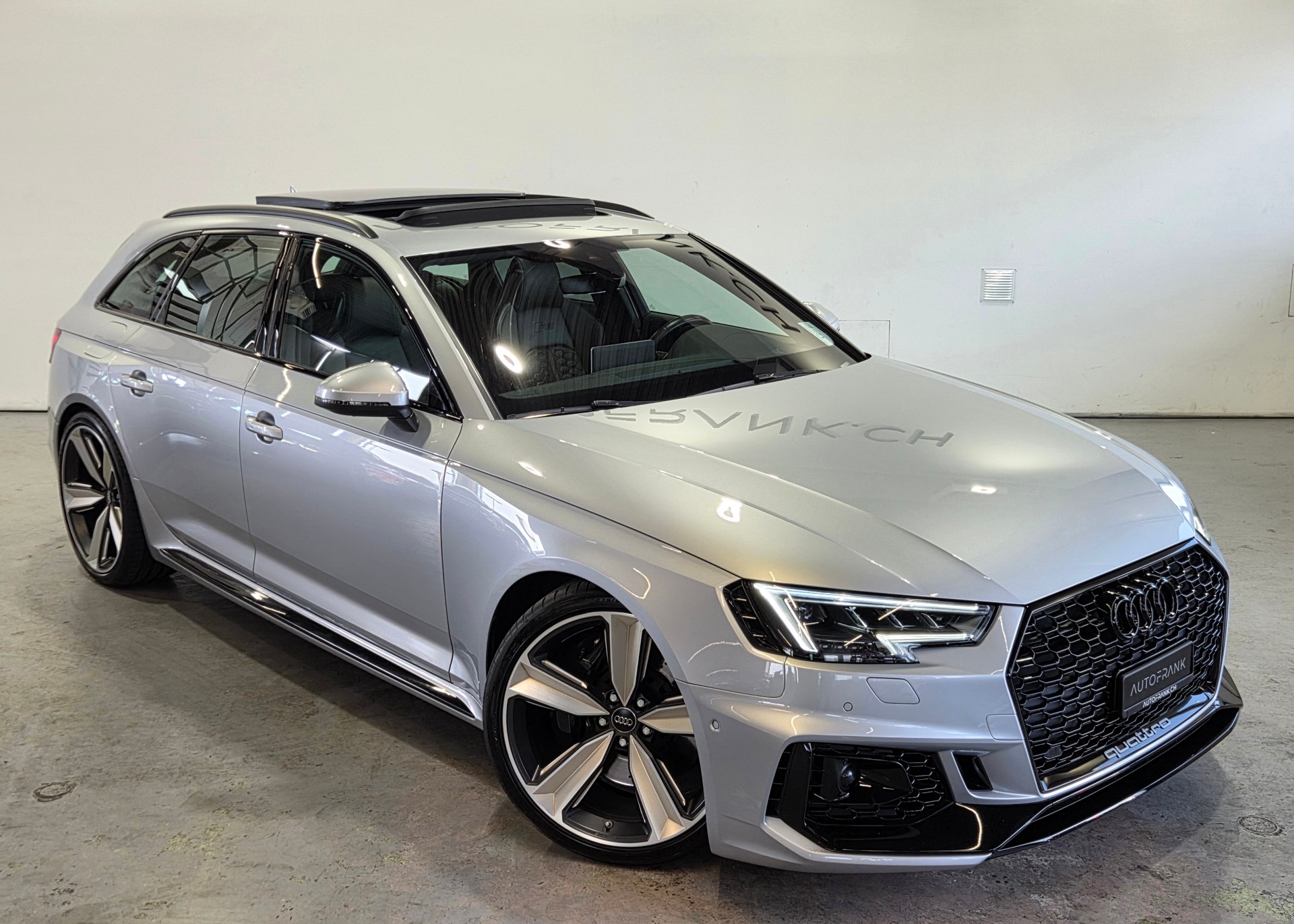 AUDI RS4 Avant 2.9 V6 TFSI quattro T-Tronic-image-15