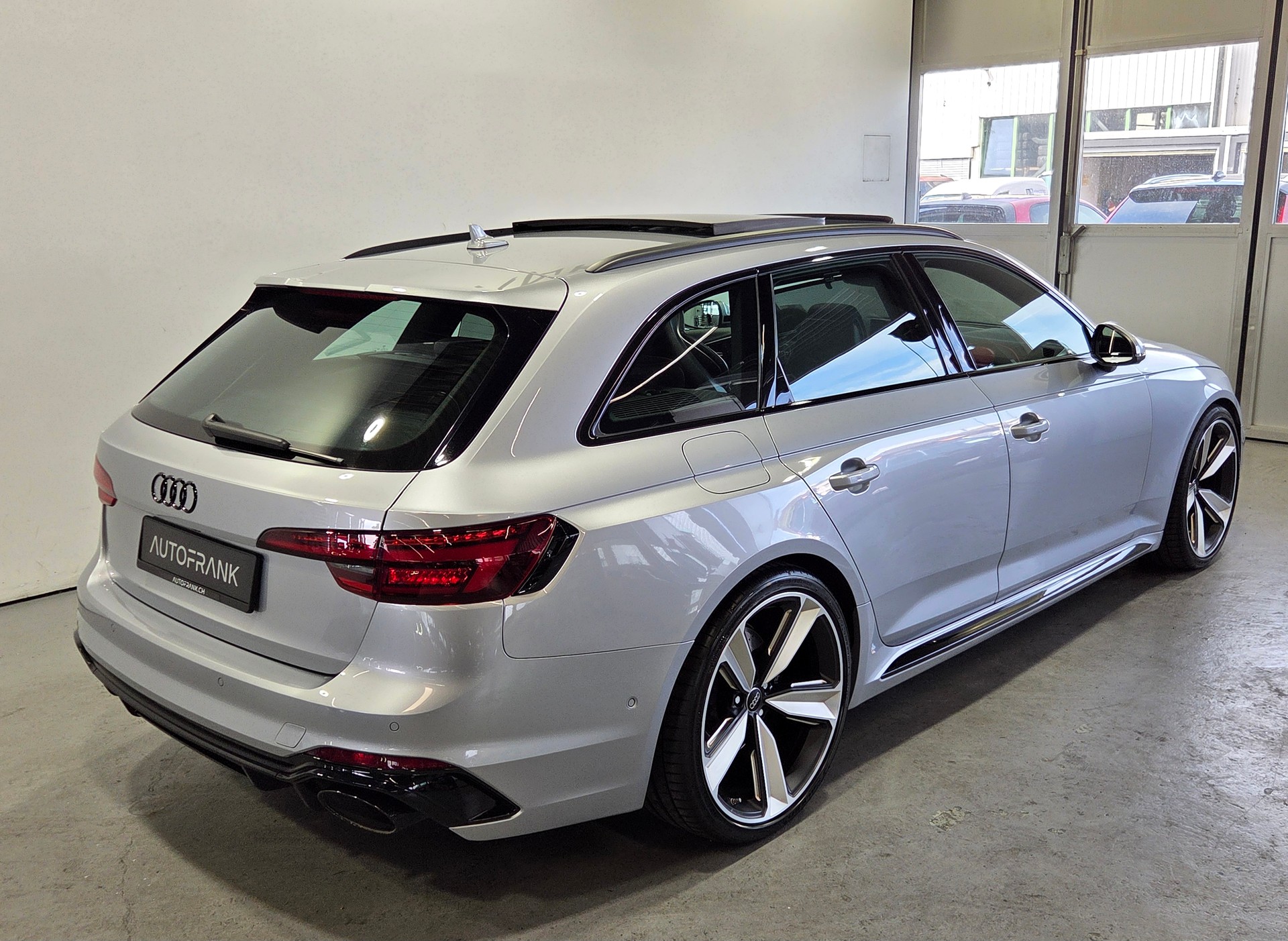 AUDI RS4 Avant 2.9 V6 TFSI quattro T-Tronic-image-16