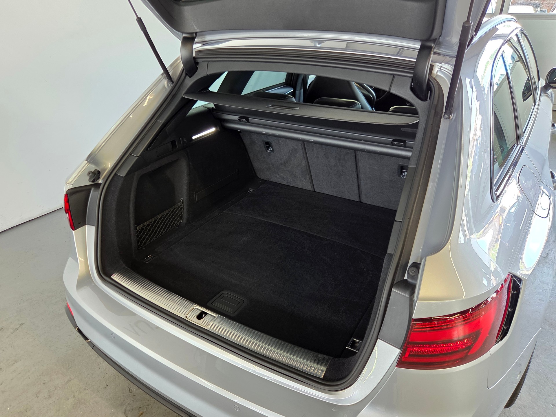 AUDI RS4 Avant 2.9 V6 TFSI quattro T-Tronic-image-25