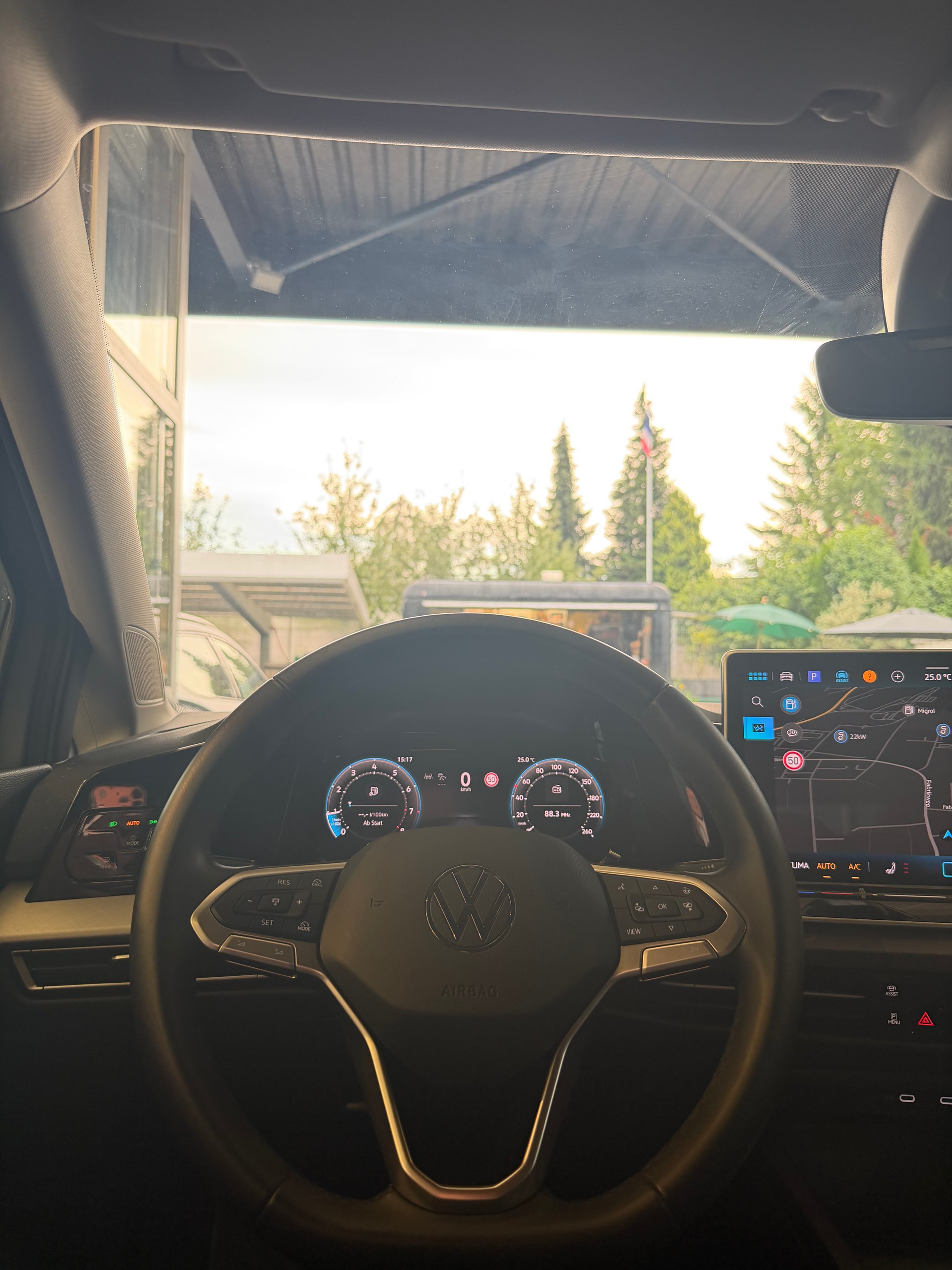 VW Golf VIII 1.5 eTSI Life DSG-image-10