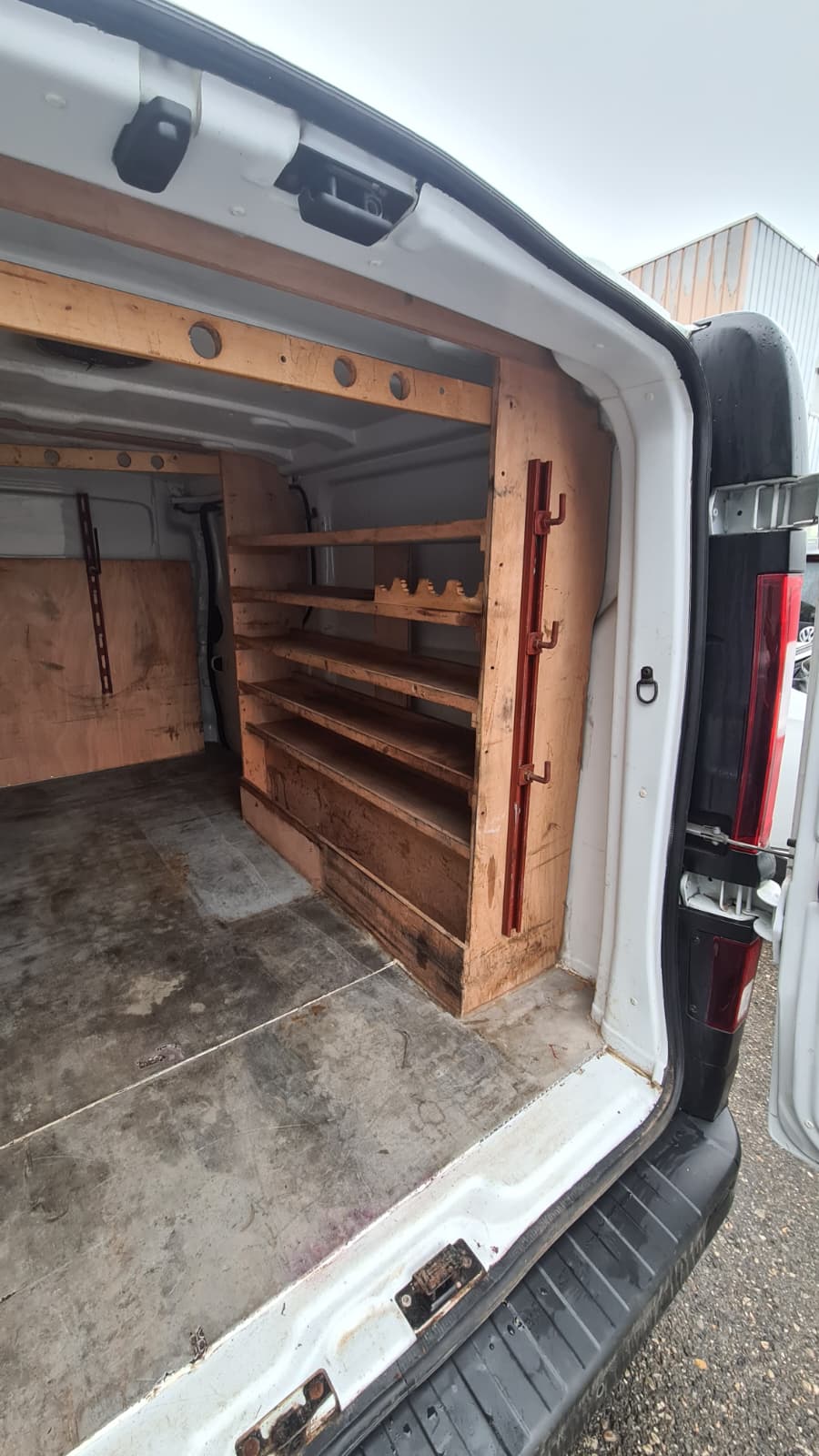 RENAULT Trafic 2.0 Energy dCi 120 3.0t Business L2H1 ** L2 H1 ** 3-Plätzer ** Klimaanlage ** Holz-Werkstatt-Einrichtung ** Modell 2022-image-10