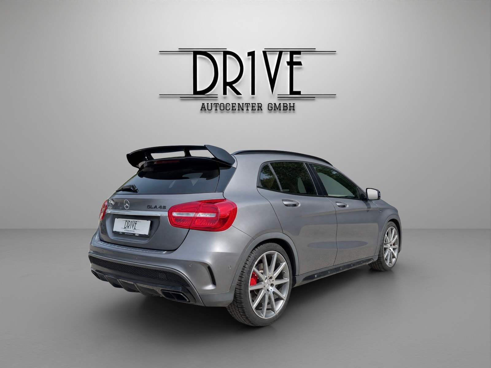 MERCEDES-BENZ GLA 45 AMG 4Matic 7G-DCT-image-4