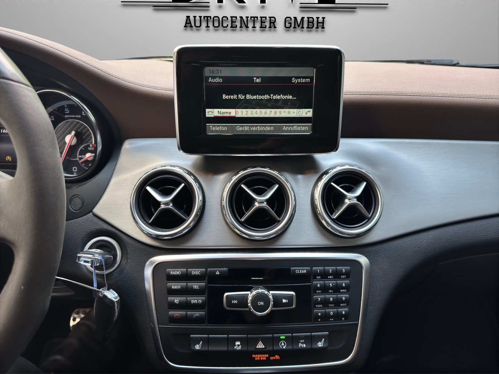 MERCEDES-BENZ GLA 45 AMG 4Matic 7G-DCT-image-12
